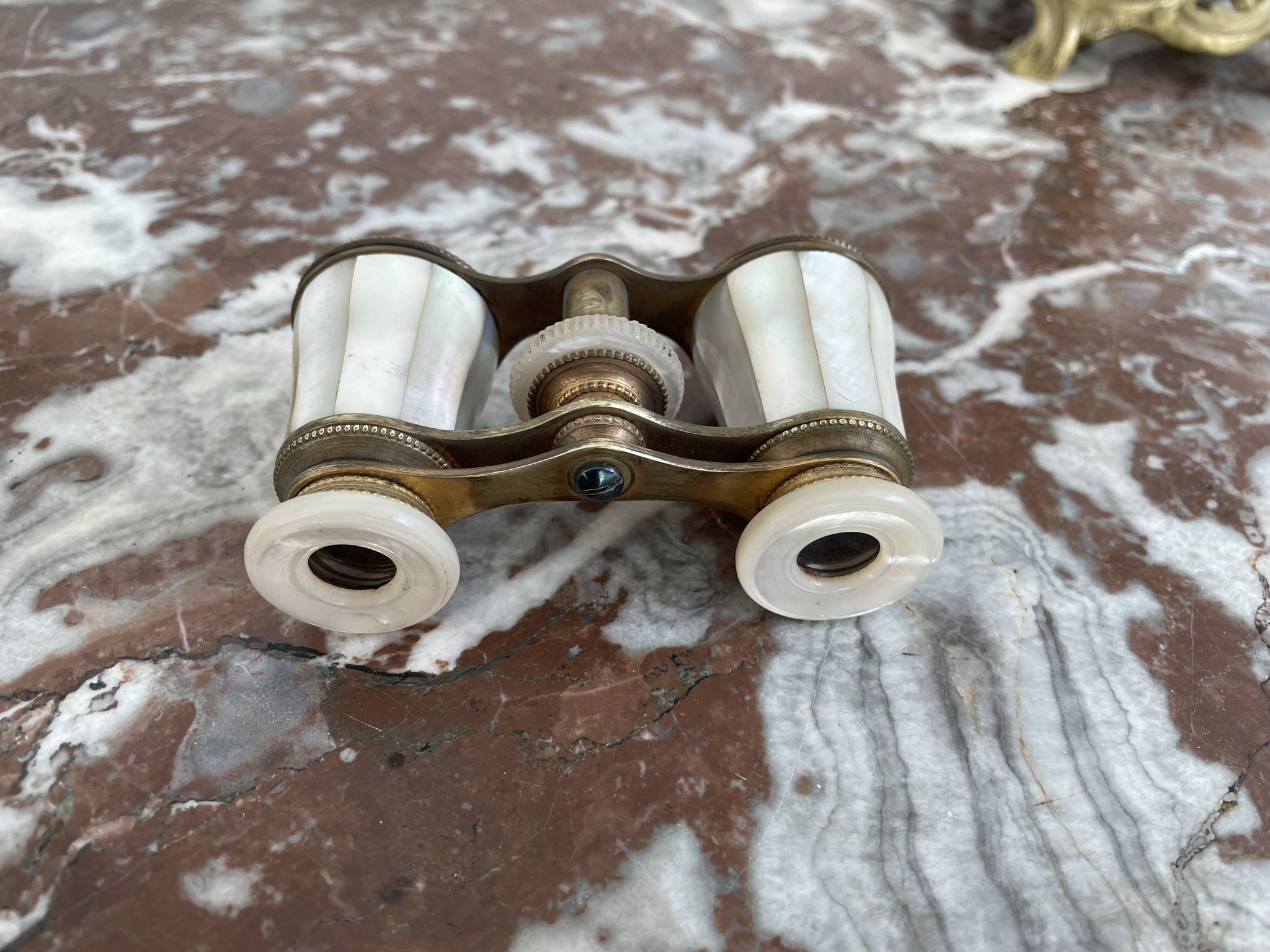 Opera binoculars in Mother-of-Pearl and Brass - authentic - Early XXth - France
