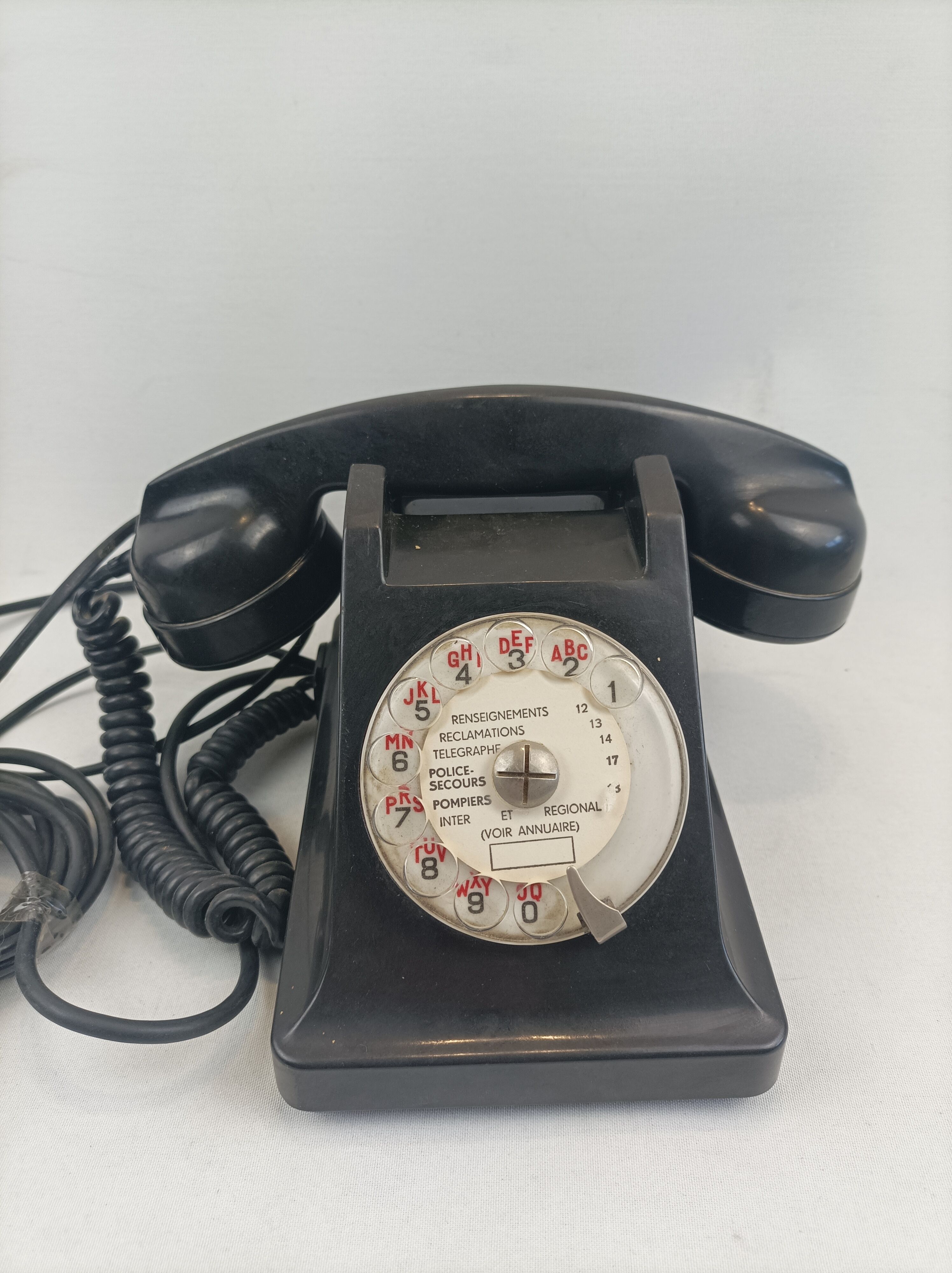 Téléphone en Bakèlite  PTT-330-1