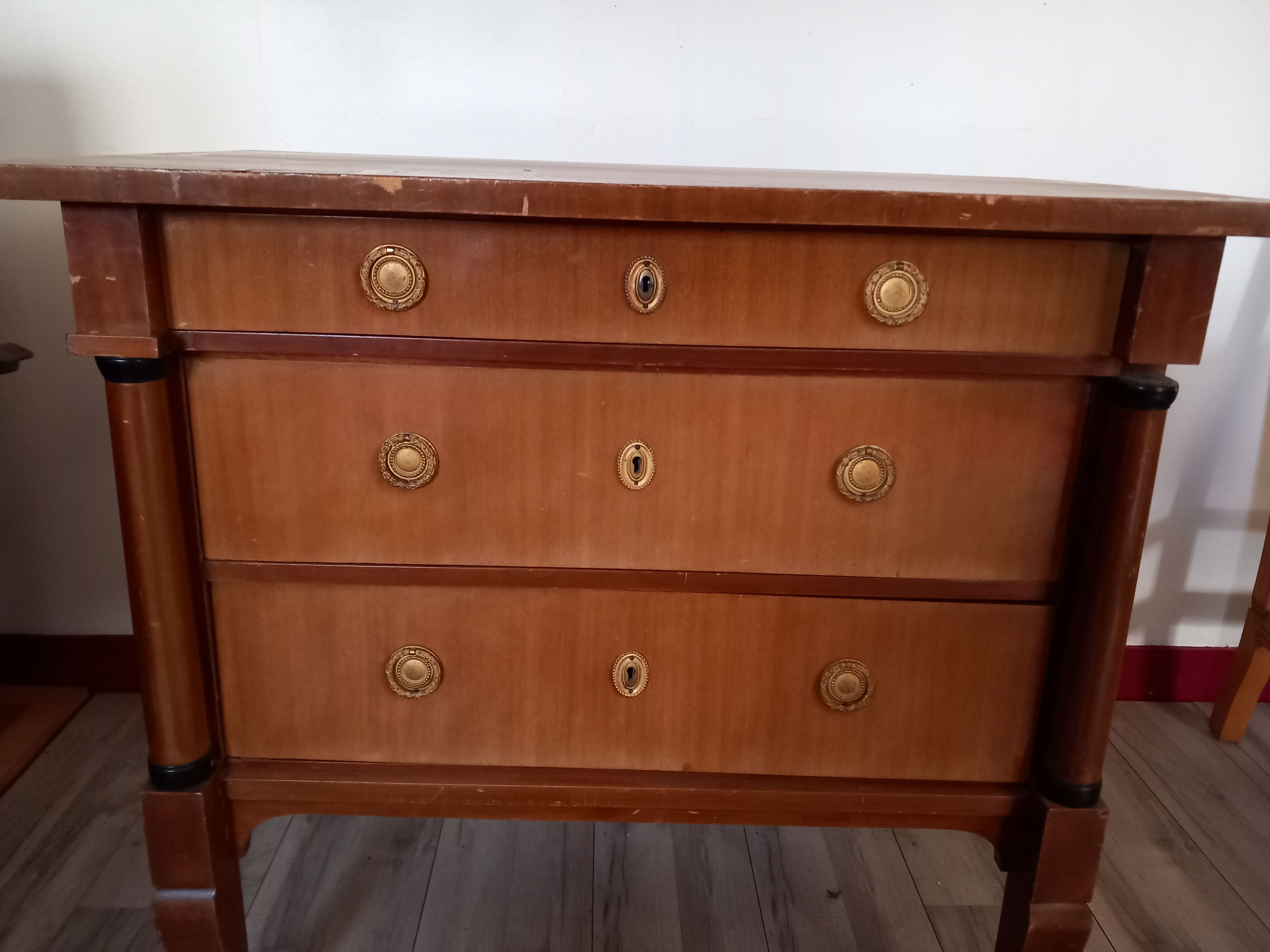 Empire style dresser