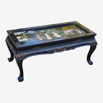 Table basse chinoise laque pierres dures et nacre pieds pliants milieu XXieme siècle