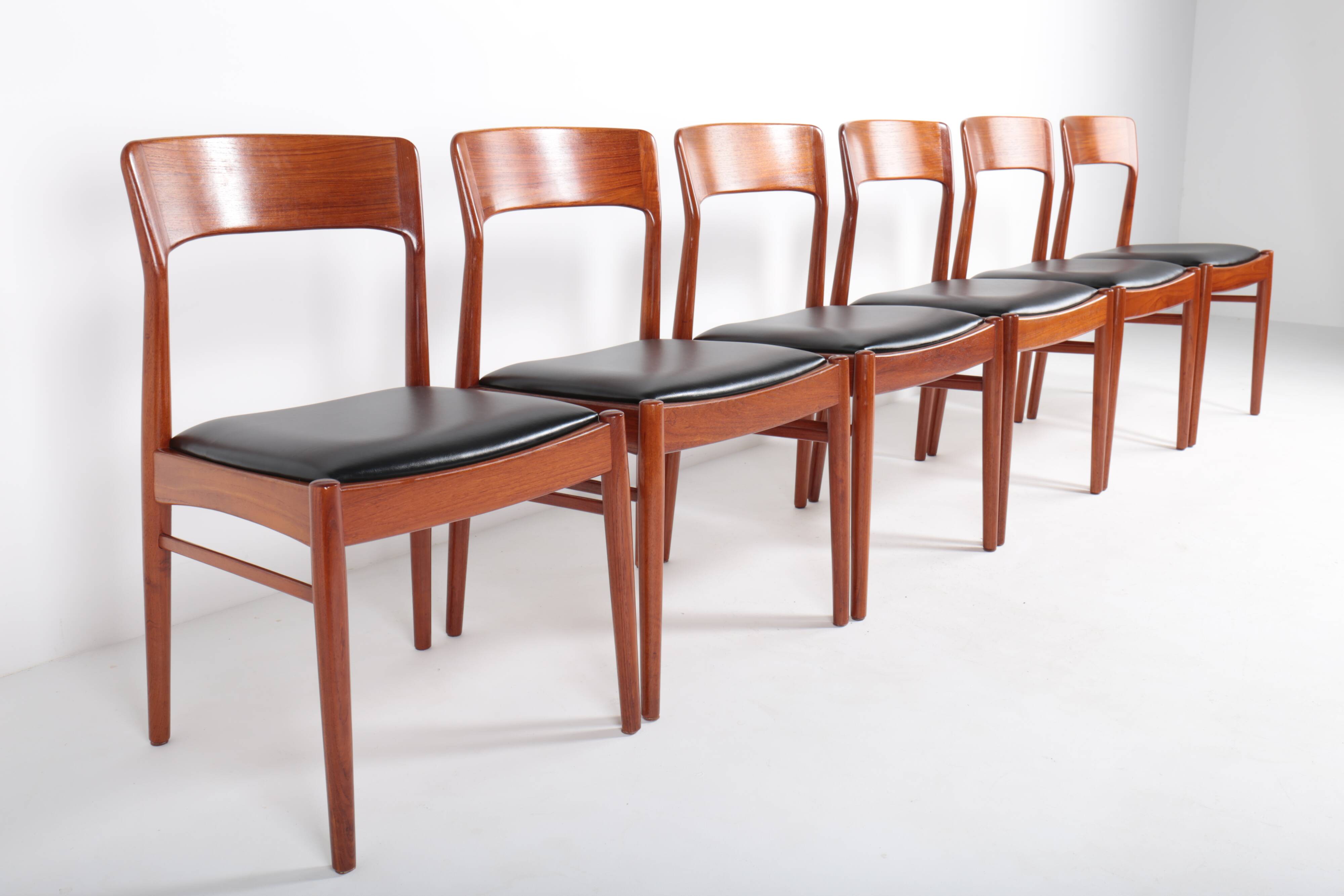 Set of 6 Model 26 chairs by Henning Kjaernulf - KS Korup Stolefabrik