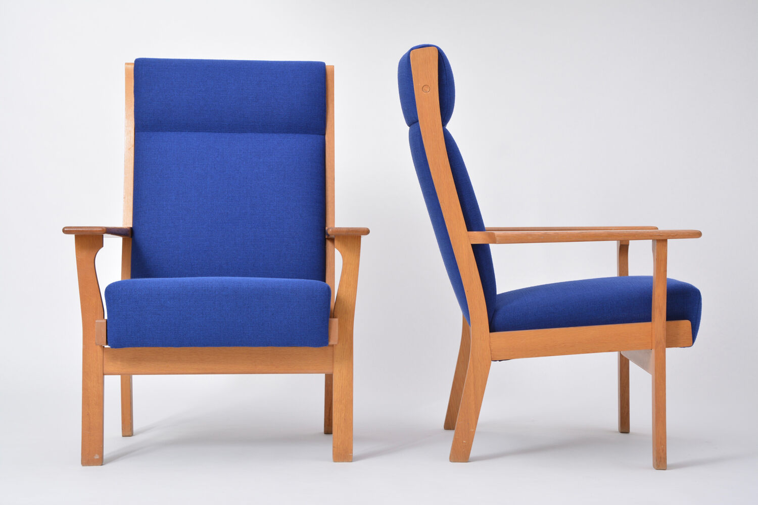 Set of Two Danish Mid-Century Modern GE 181 a Chairs by Hans Wegner for GETAMA