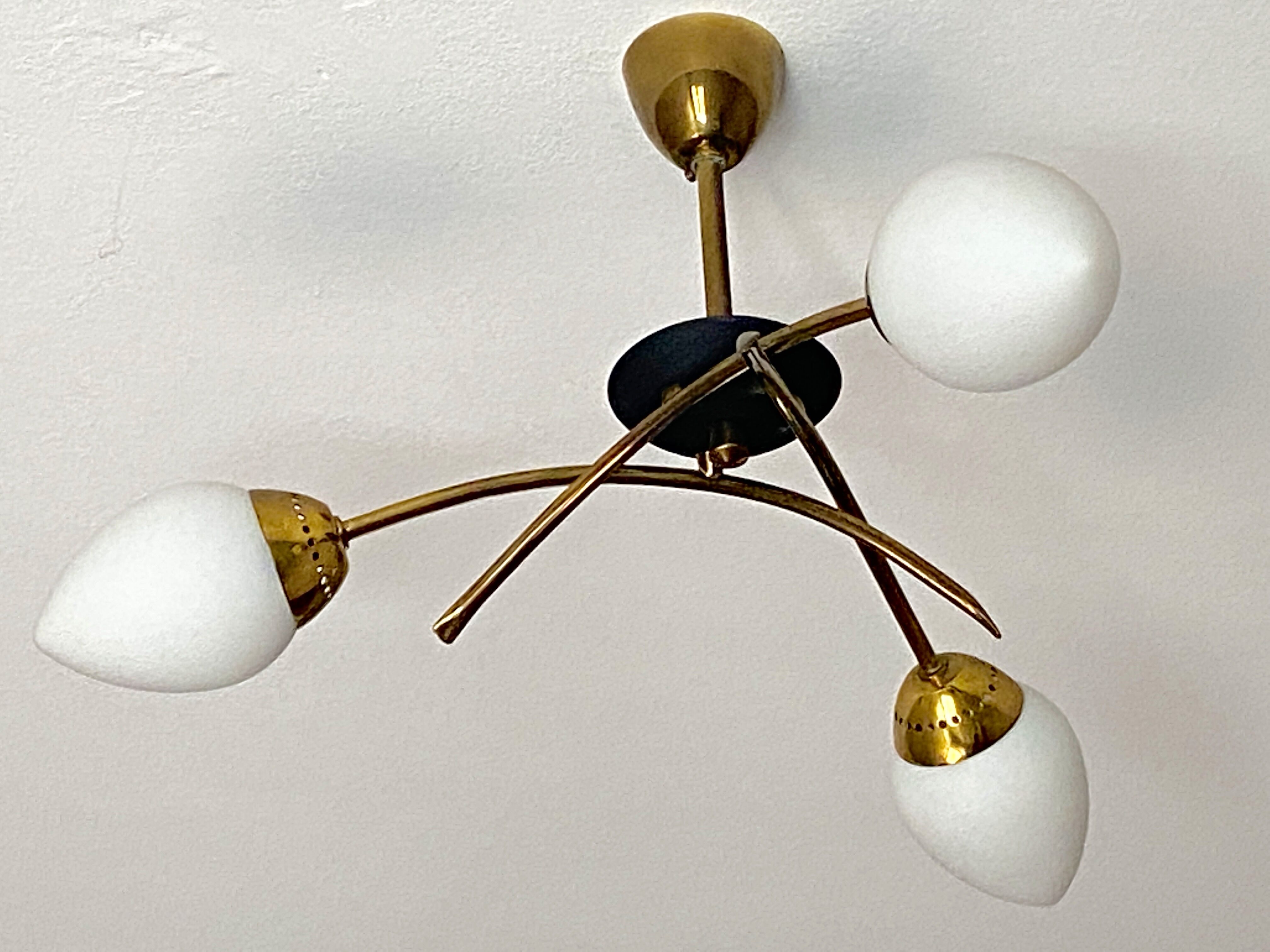 Chandelier 3 fires modernist metal and brass, 3 opalines 60s french design ceiling lamp suspension