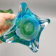 Paire de vases en verre soufflé soliflore vert et bleu