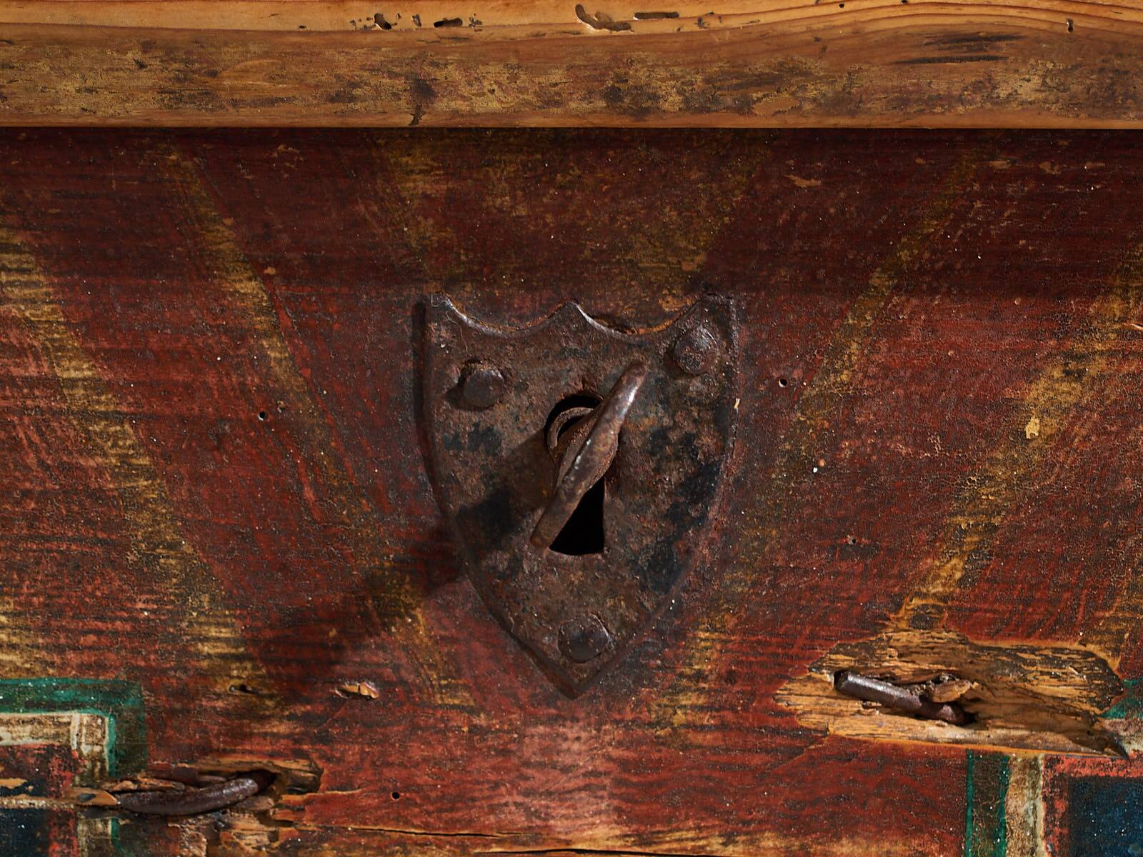 Antique floral storage trunk (c.1865)