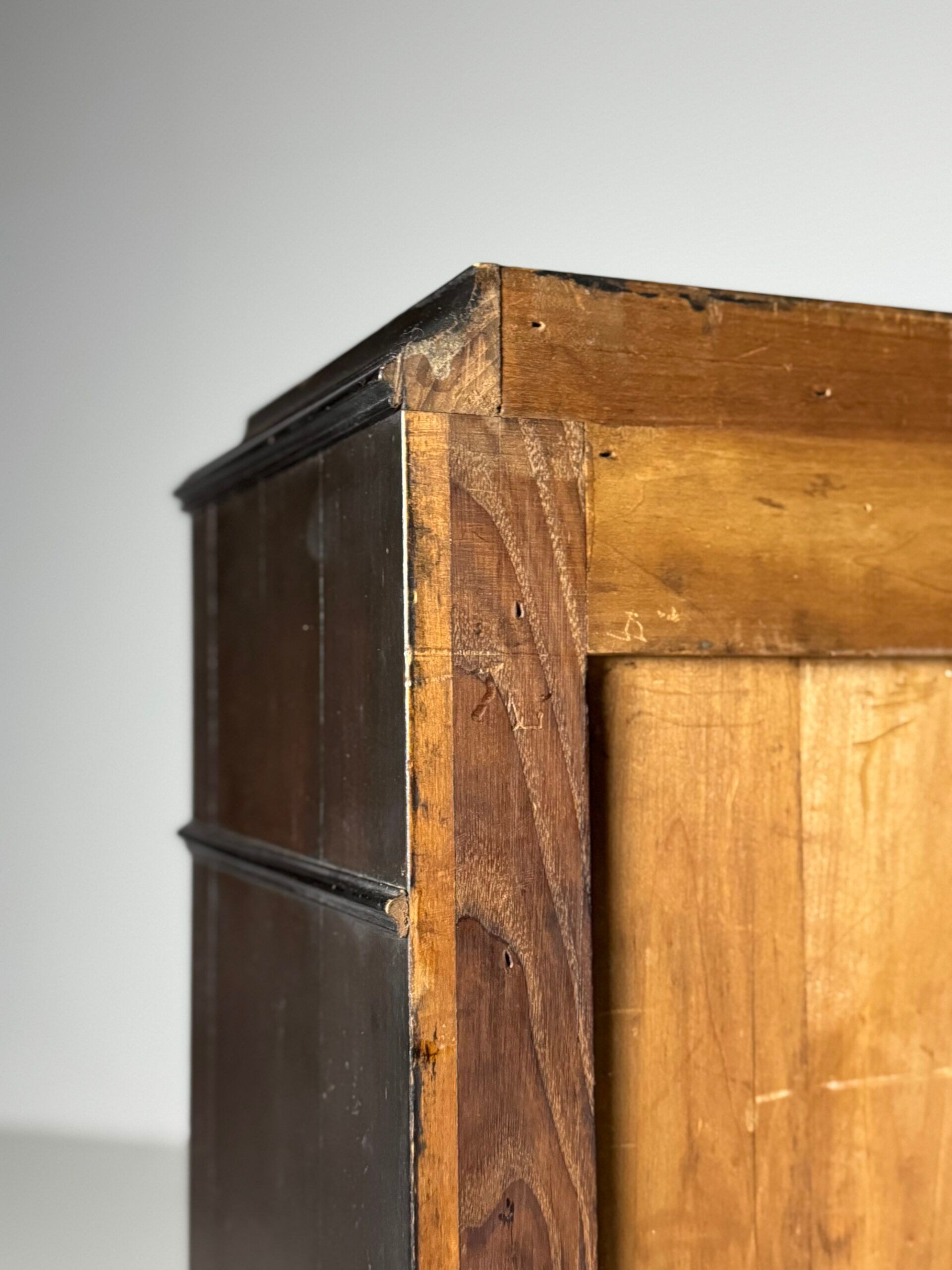 Louis Philippe secretaire black