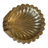 Shell ashtray in solid brass