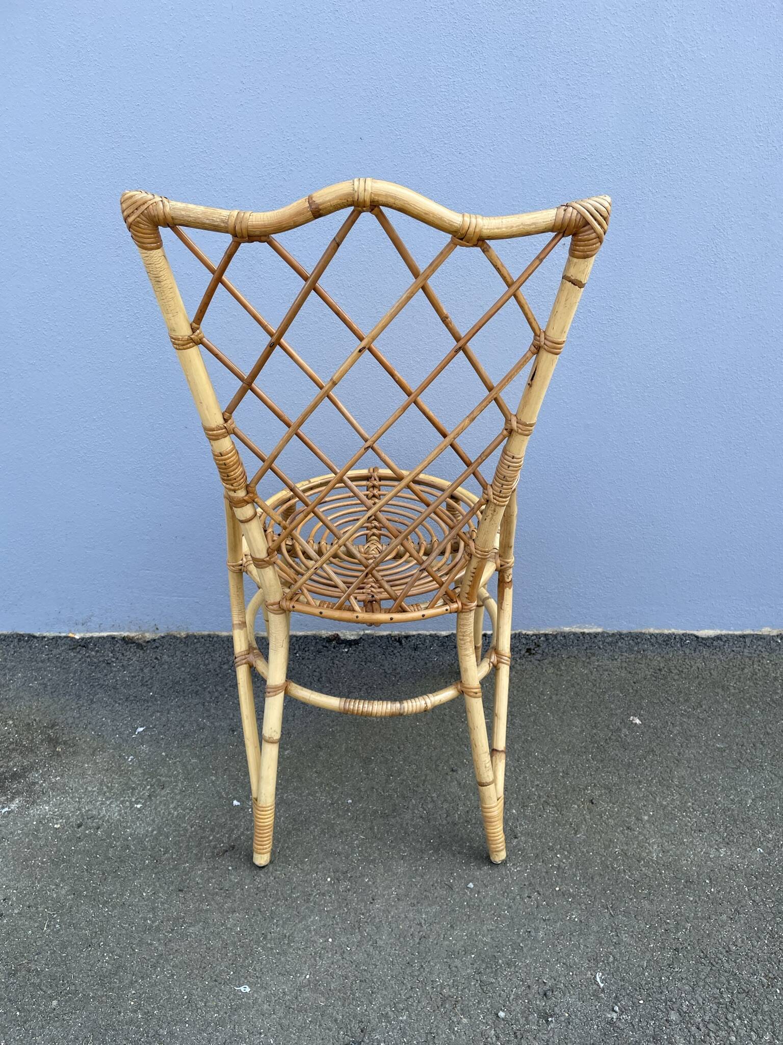 Chaises en rotin  à croisillons