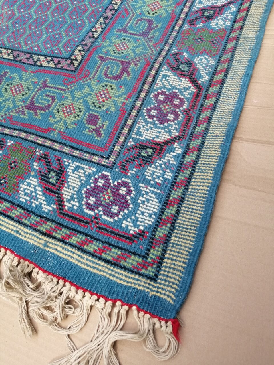 Tunisian carpet in turquoise wool and fuchsia 157x267cm