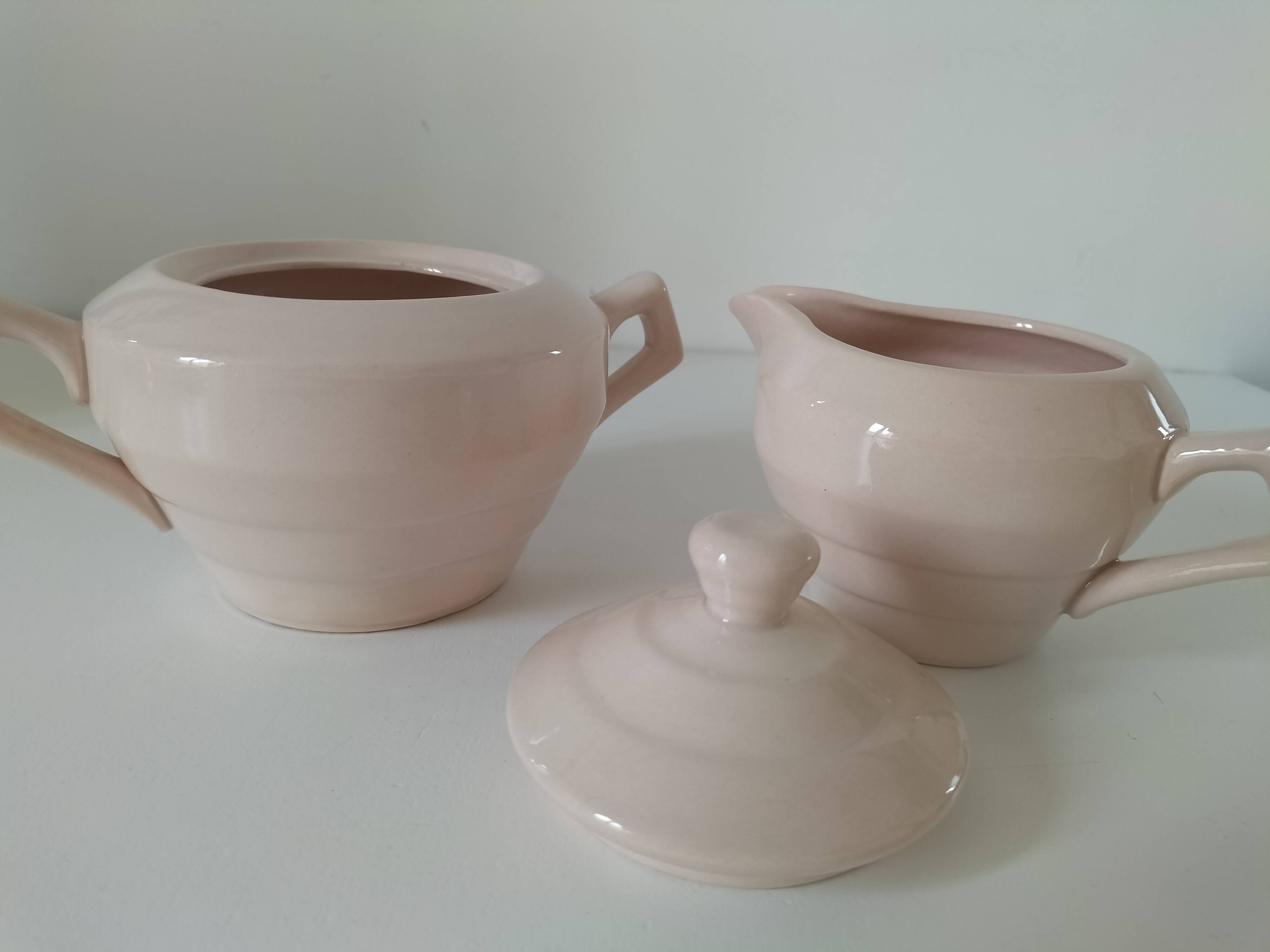Art Deco sugar bowl and milk jug Céranord Saint-Amand pale pink