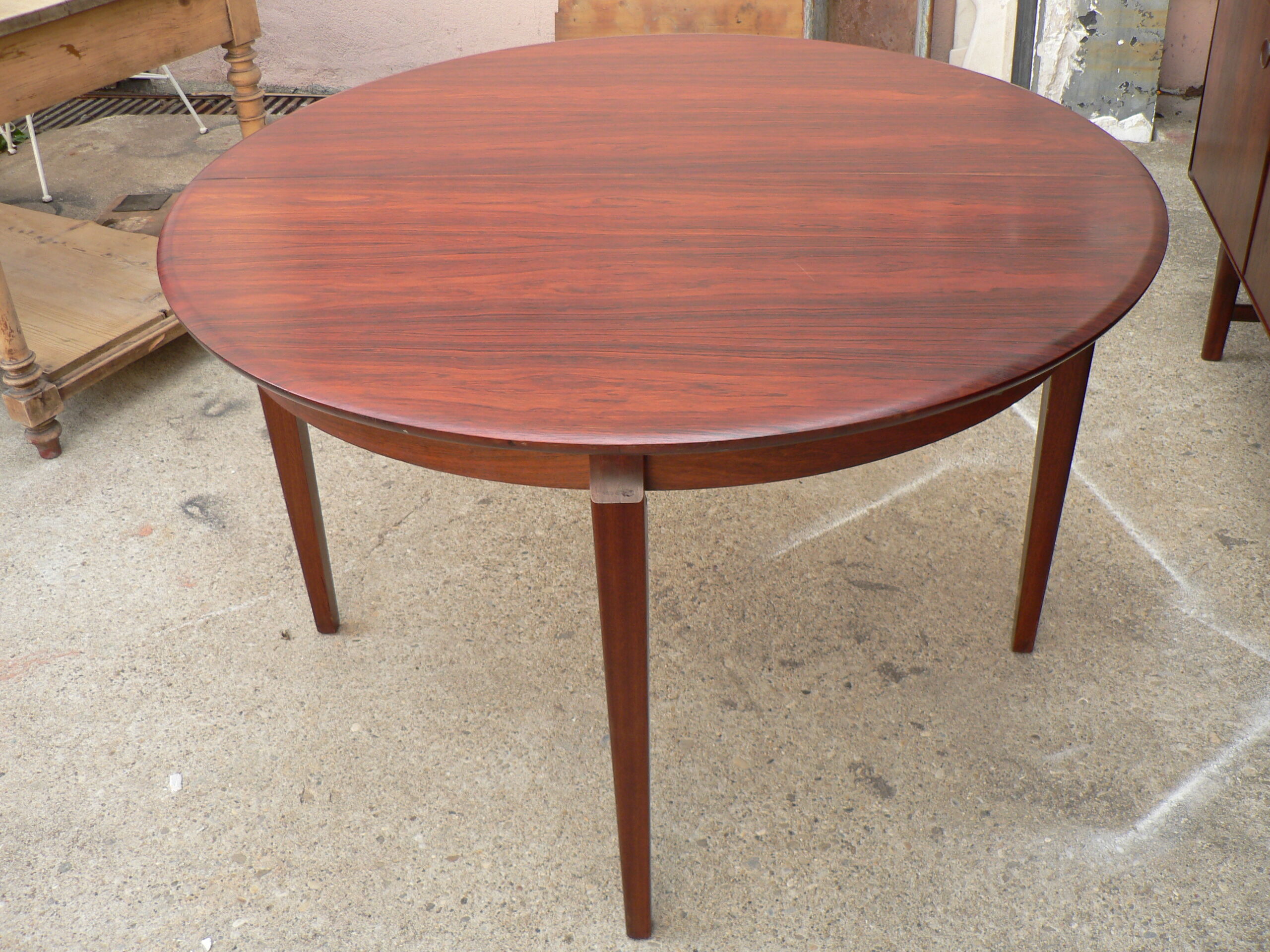 Roundtable scandinavian rosewood to extension