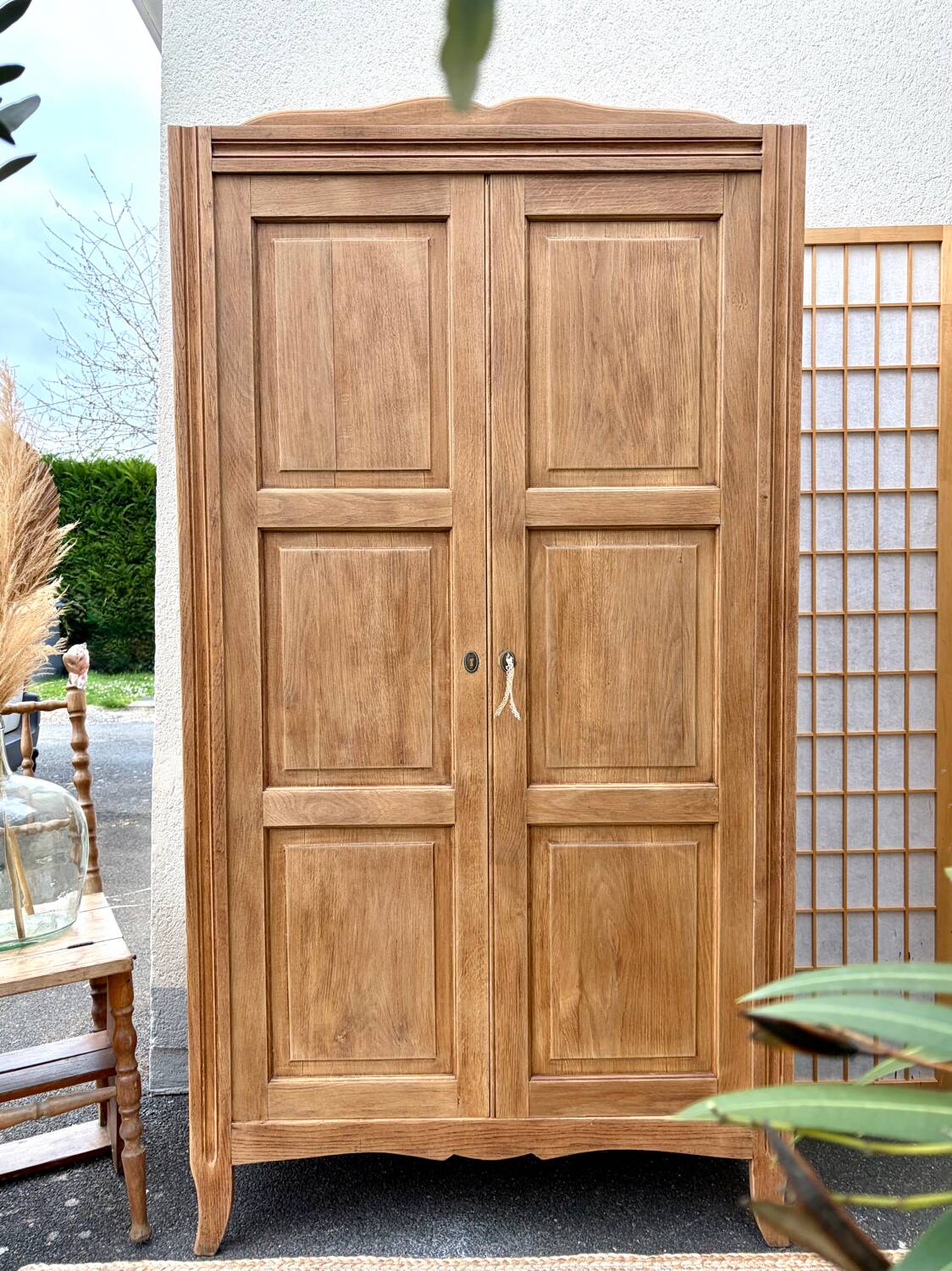 Raw wood wardrobe