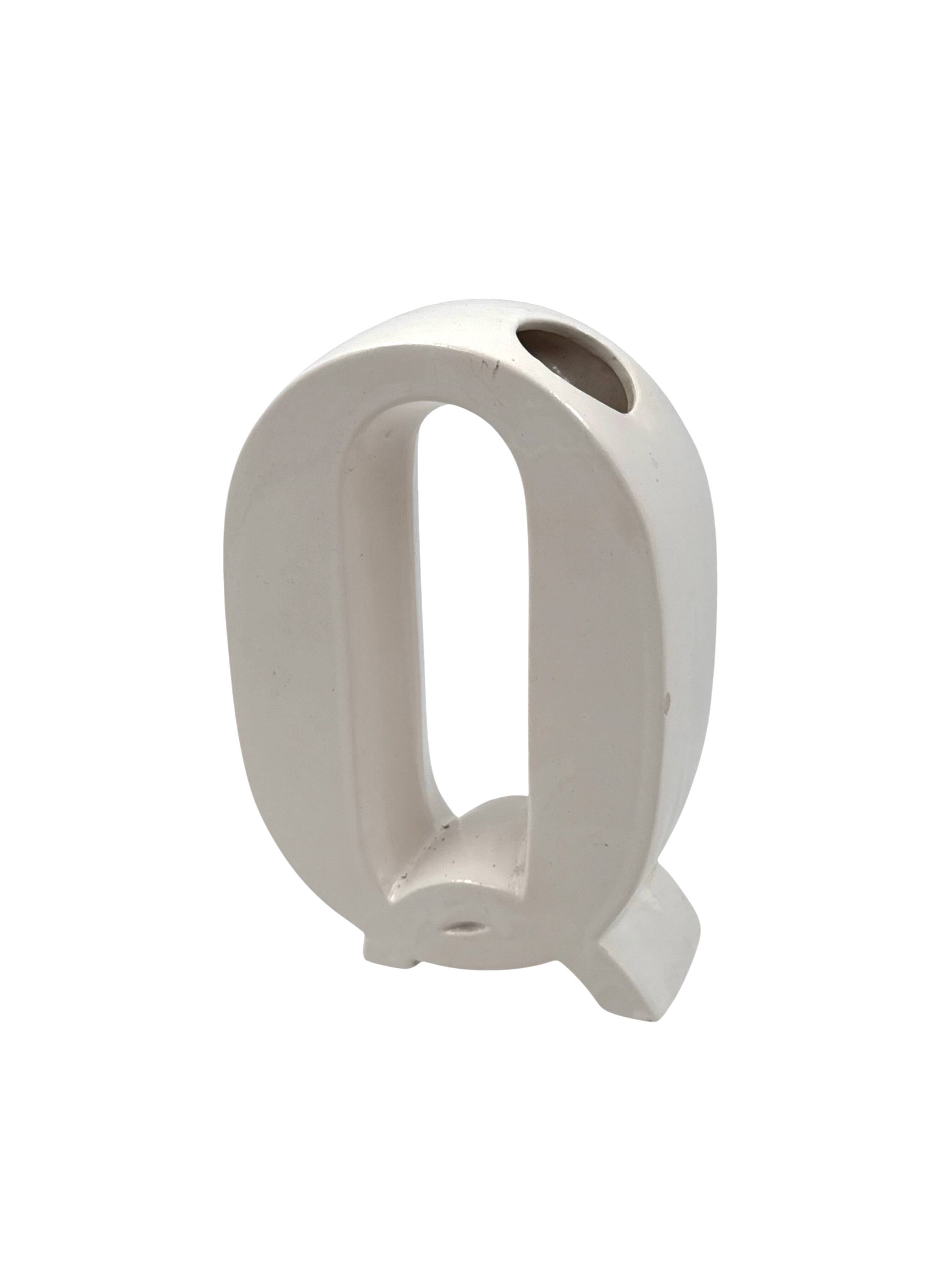 Space age Q letter shaped ceramic vase, Marcel Radureau France 1970