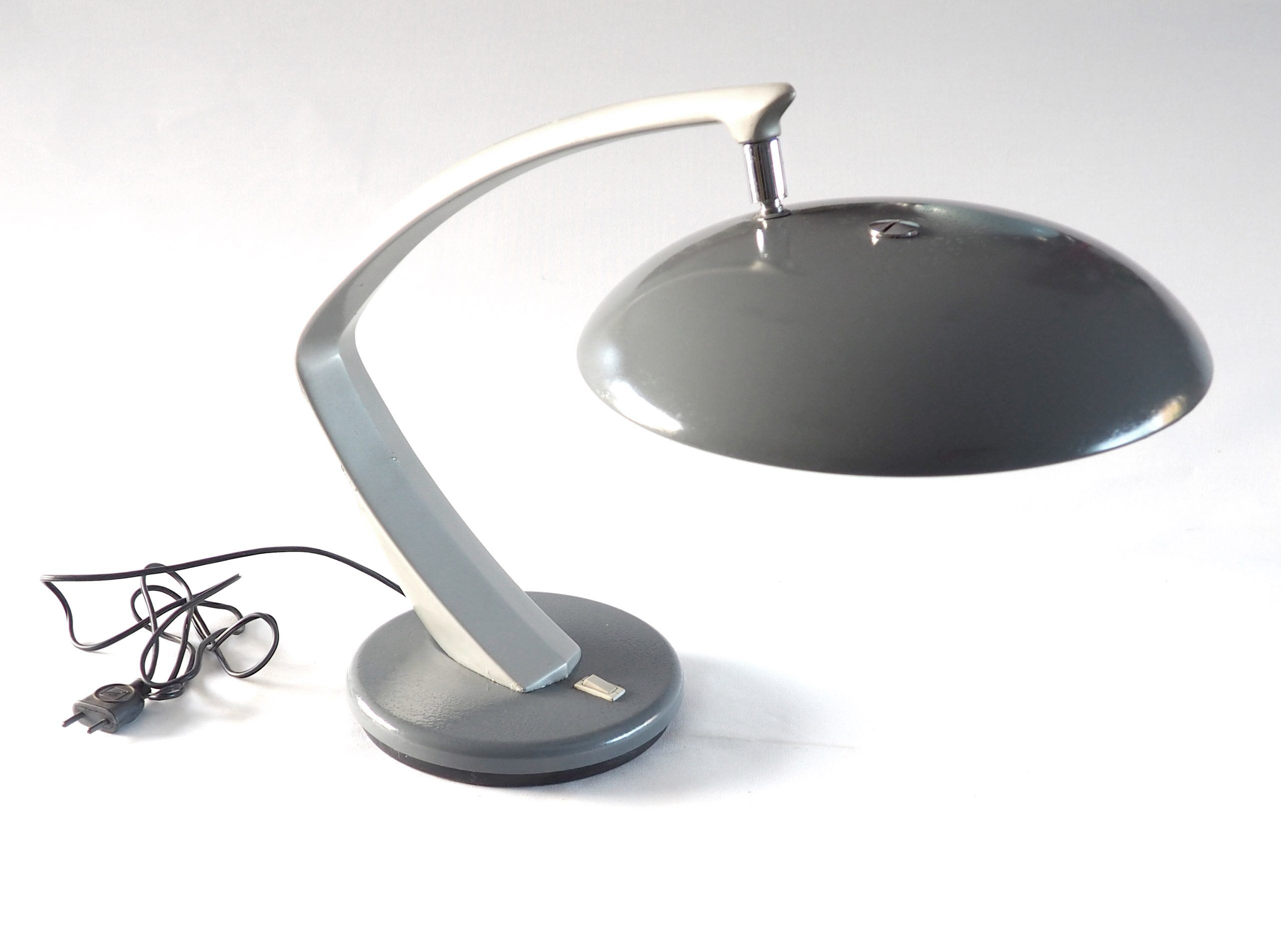 Fase boomerang grey lamp