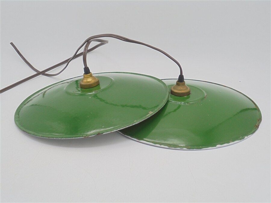 Duo of wall lamps in enamelled plate