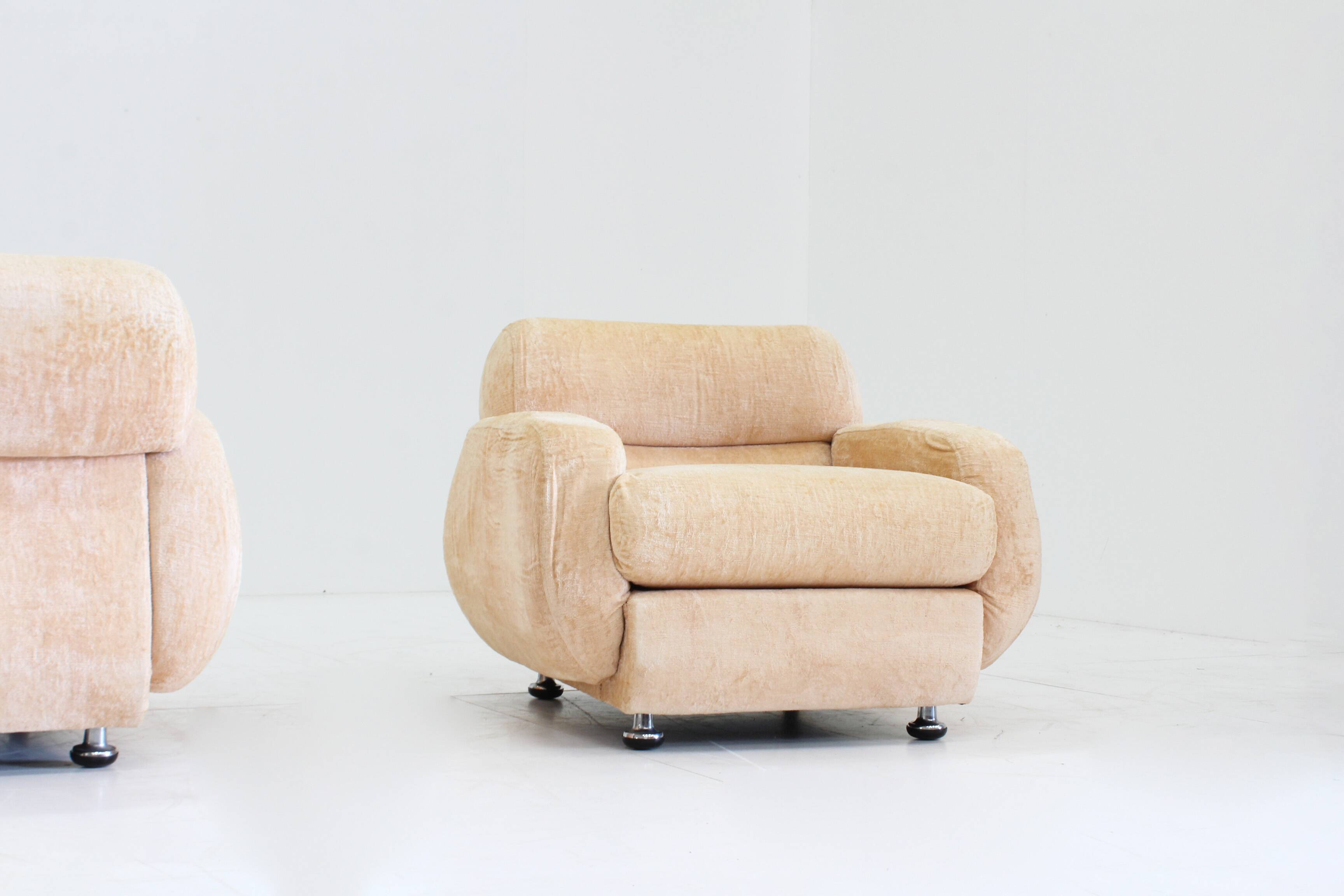 Vintage Italian armchairs 1970s , set of 2