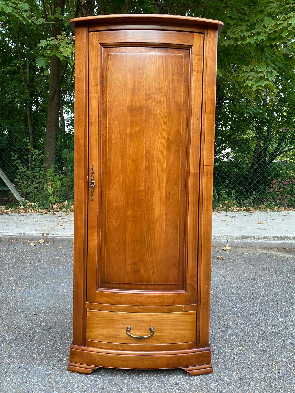 19th century Provençal wardrobe in solid wood