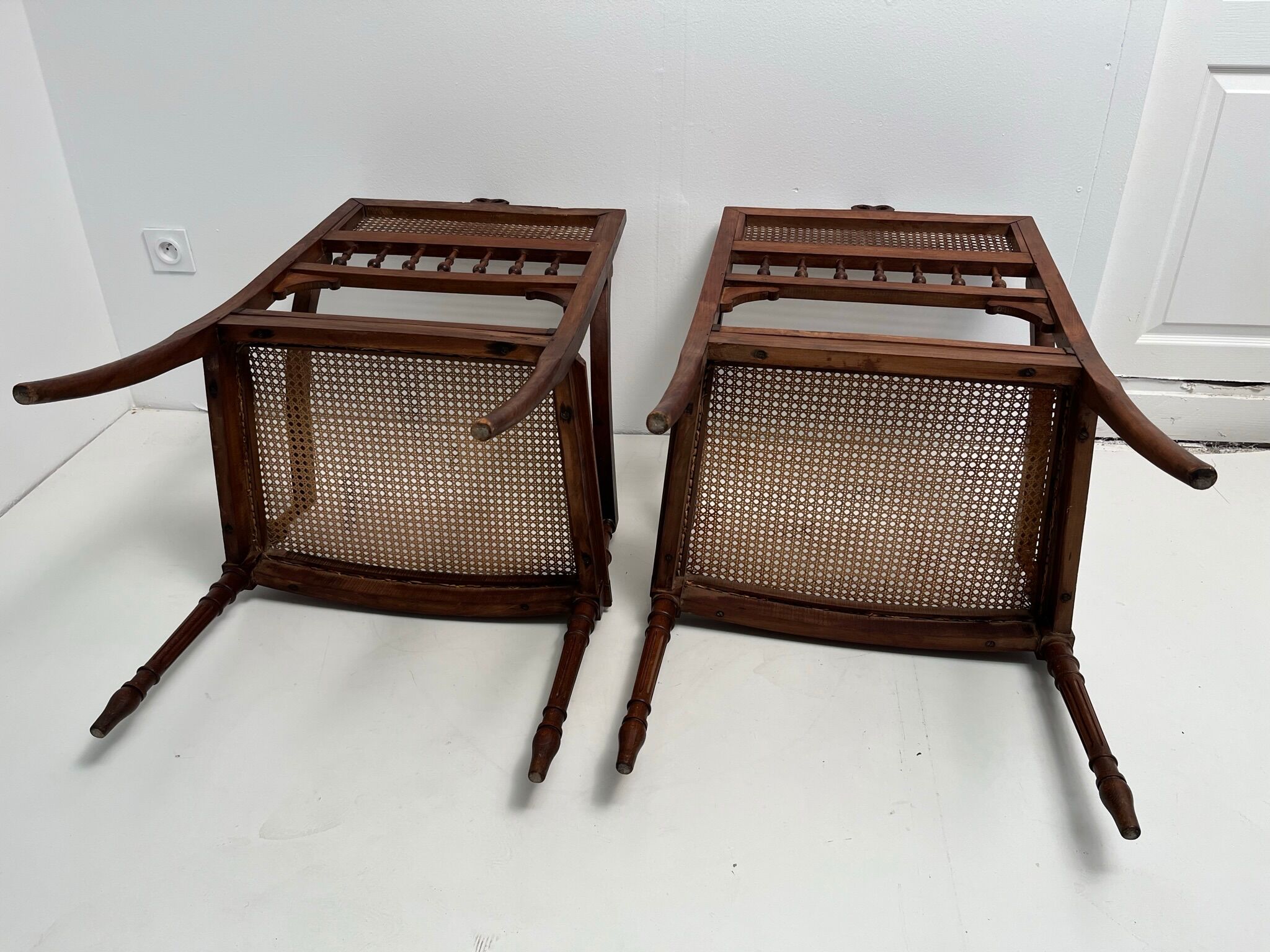 Paire de fauteuils cannés - Époque Louis XVI