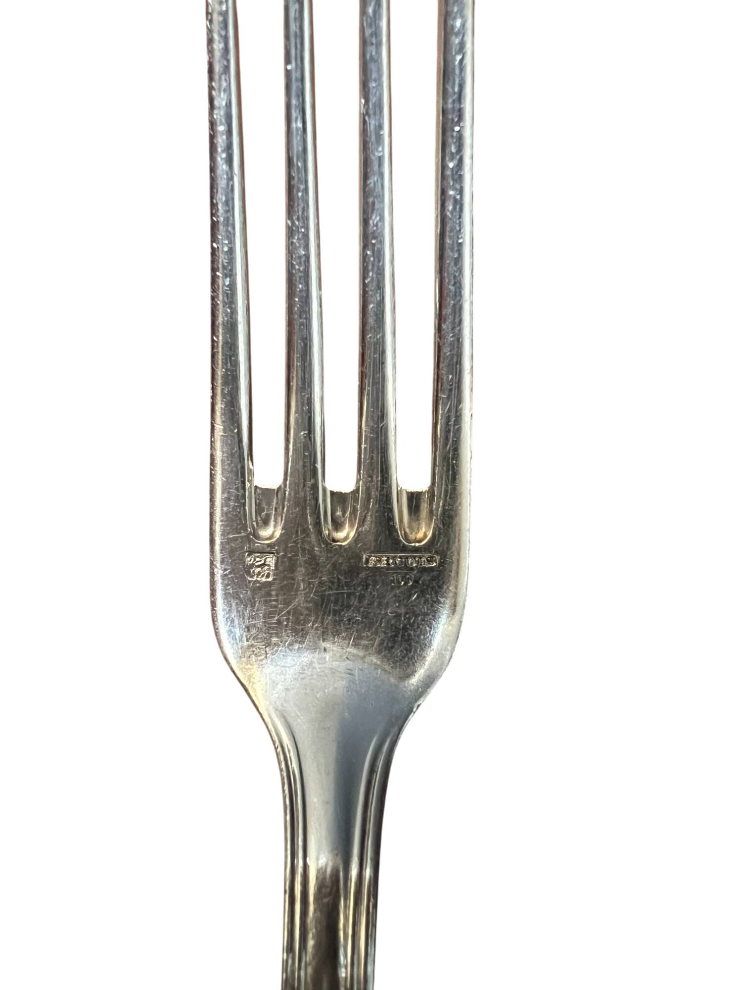 Silver metal cutlery set