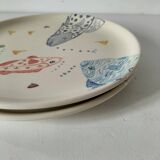 Set of two large ceramic plates – fish "head to tail" design