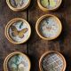 Un lot de 6 dessous de verre ronds bambou vintage papillons