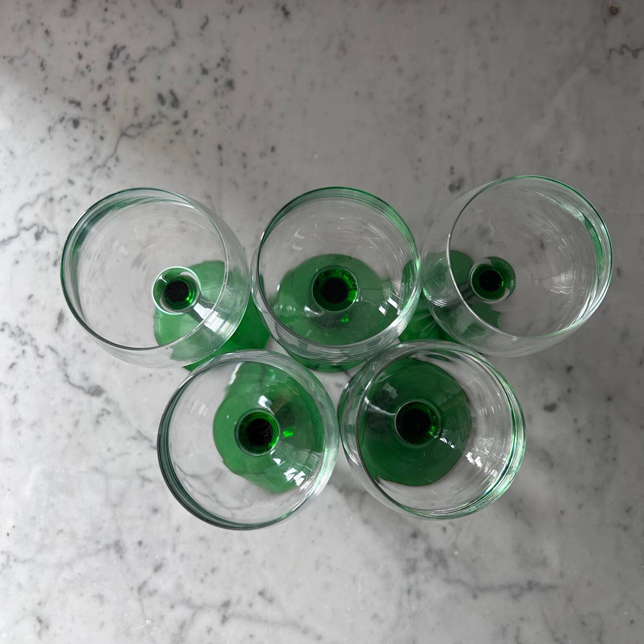 Set of 5 white wine glasses