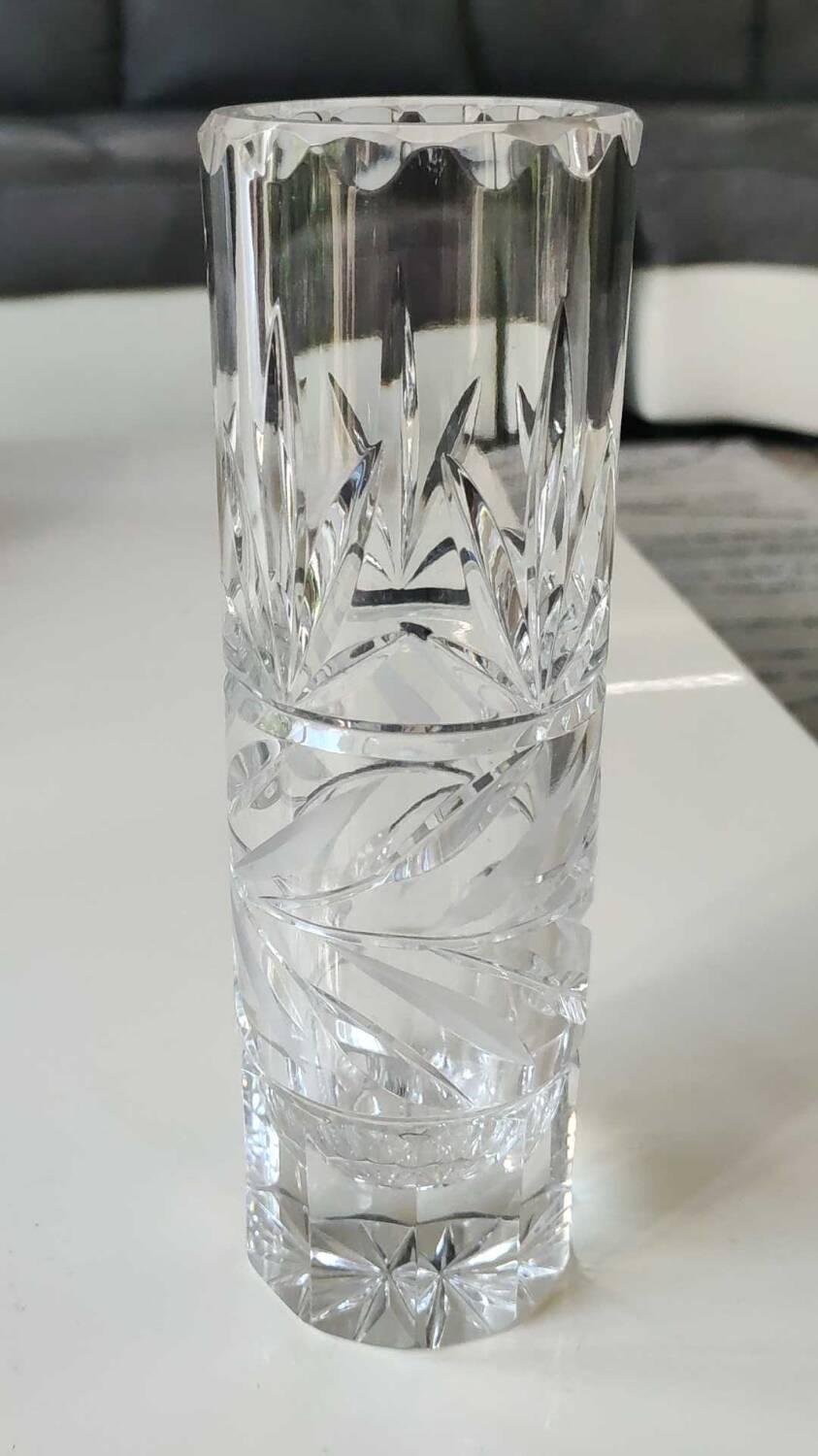 Tubular soliflore vase. In cut crystal. Decorated with frosted leafy motifs. Boho-Chic style. High 20 cm