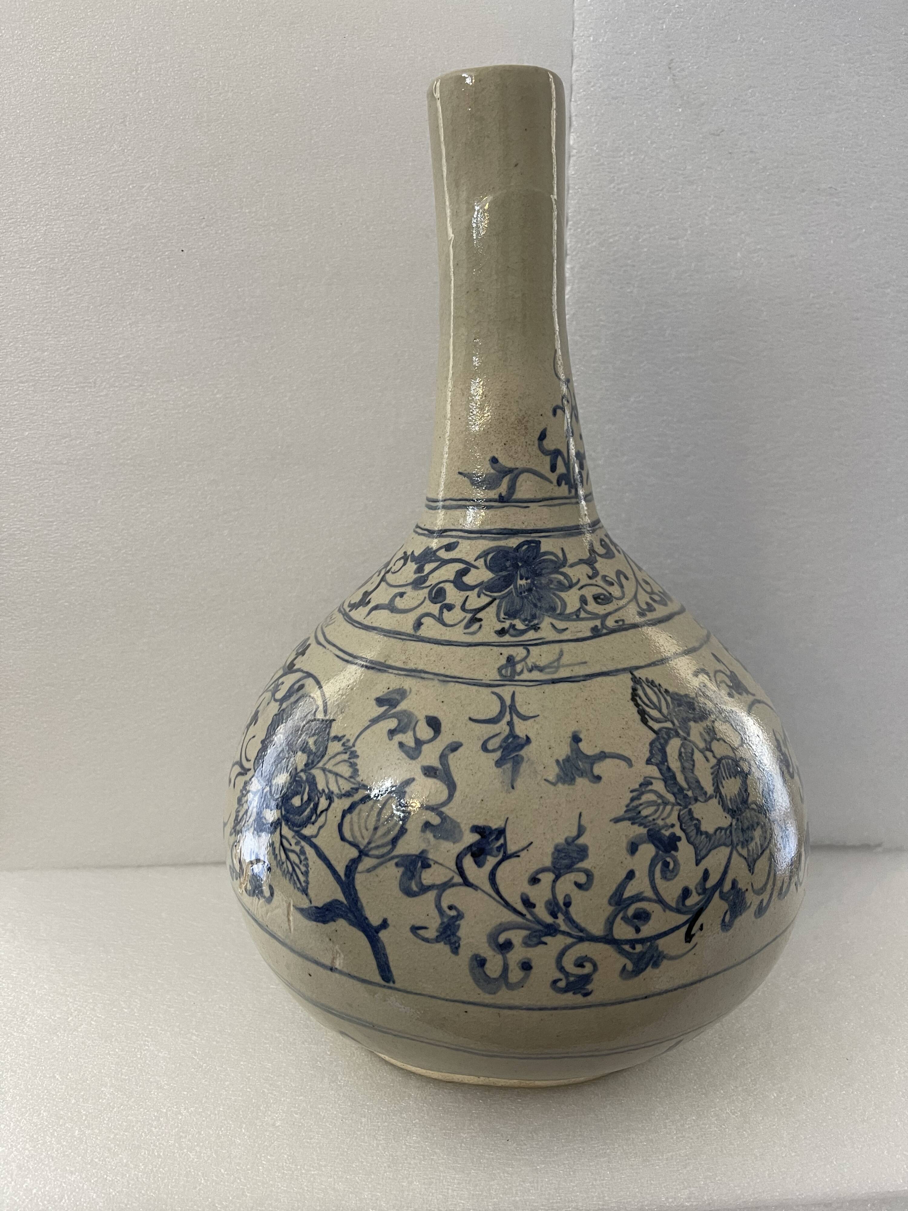 Vietnam large bottle blue bench H 35,5 cm