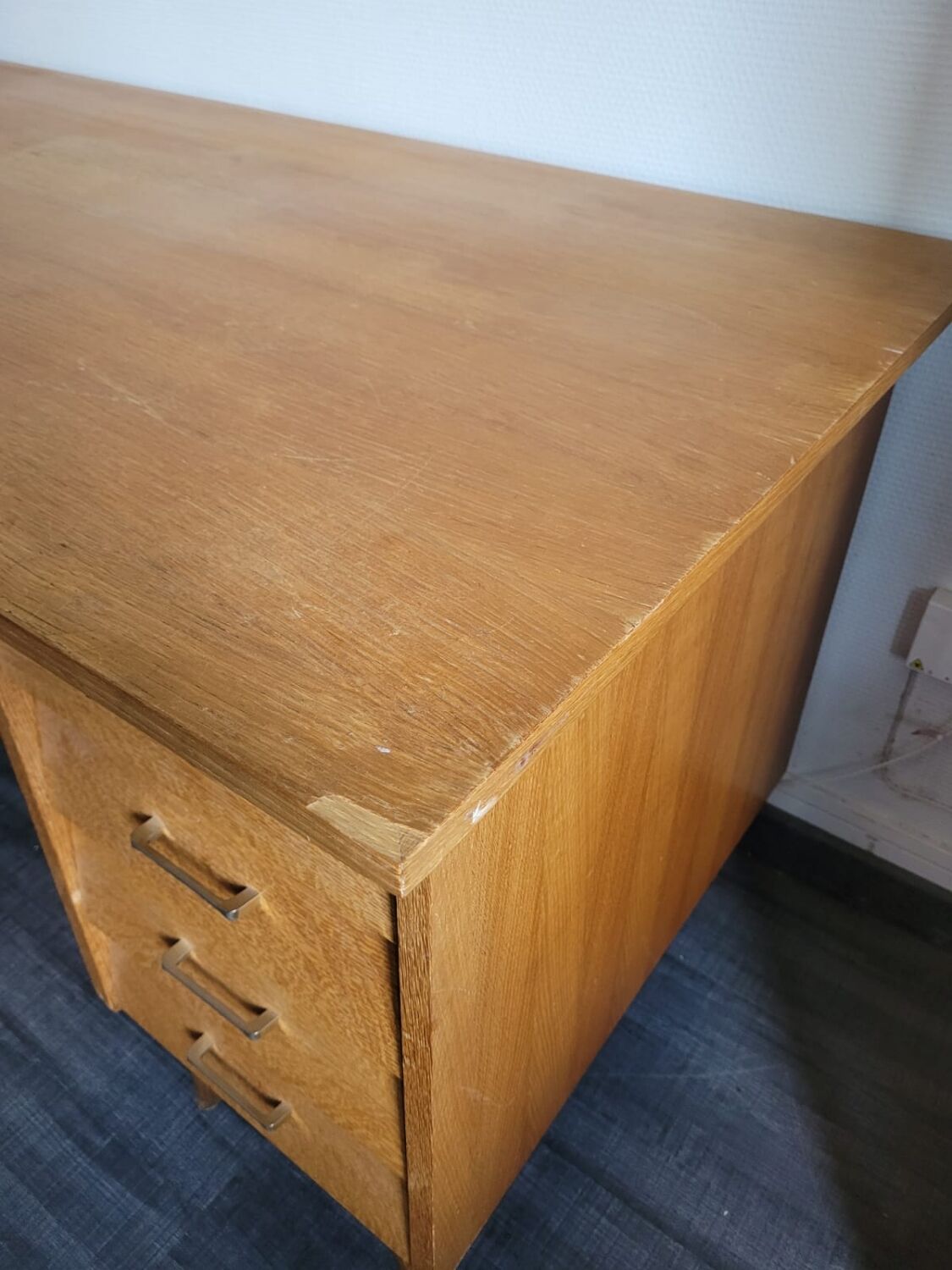 Vintage desk feet compass