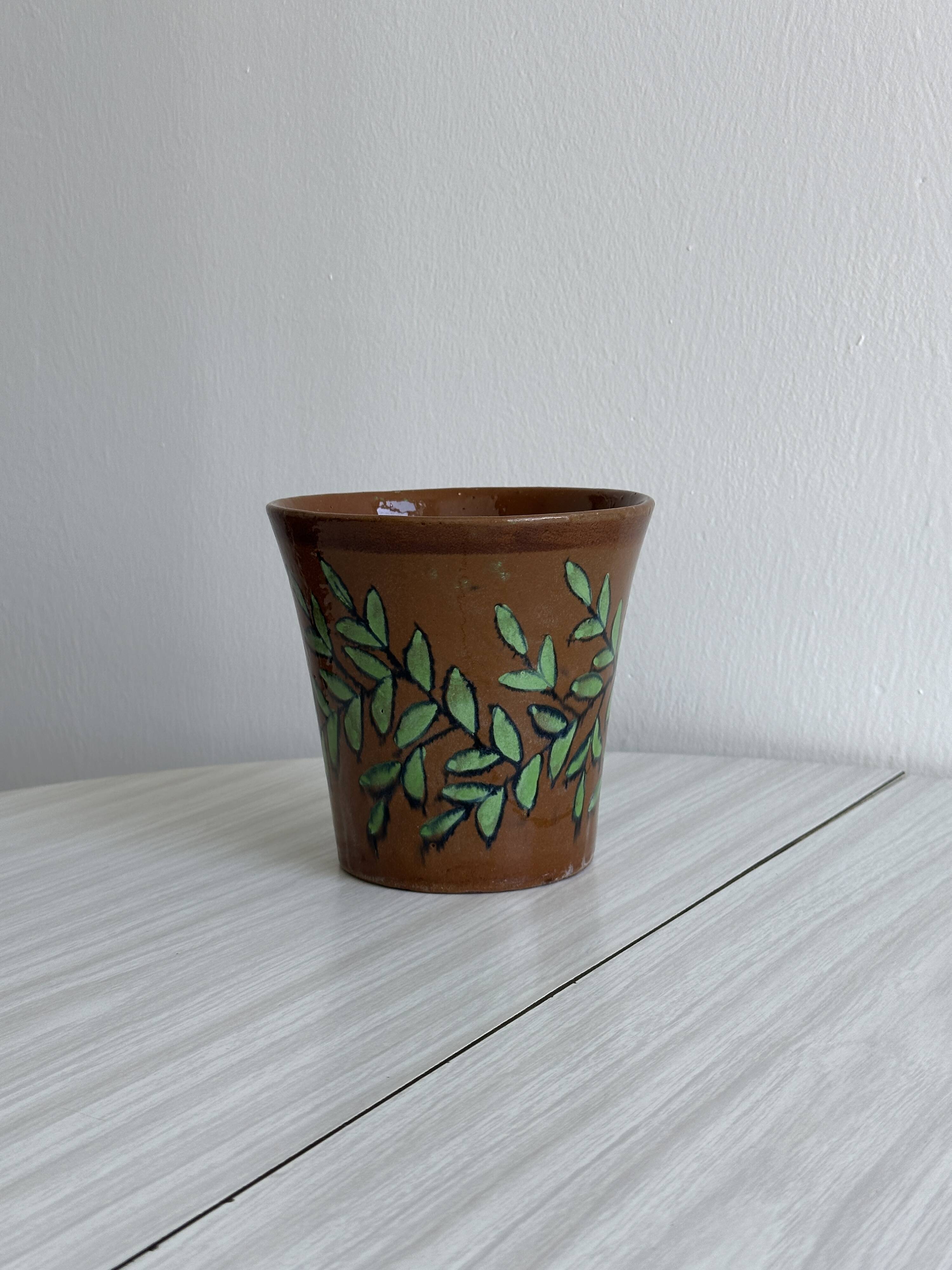 Ceramic flowerpot