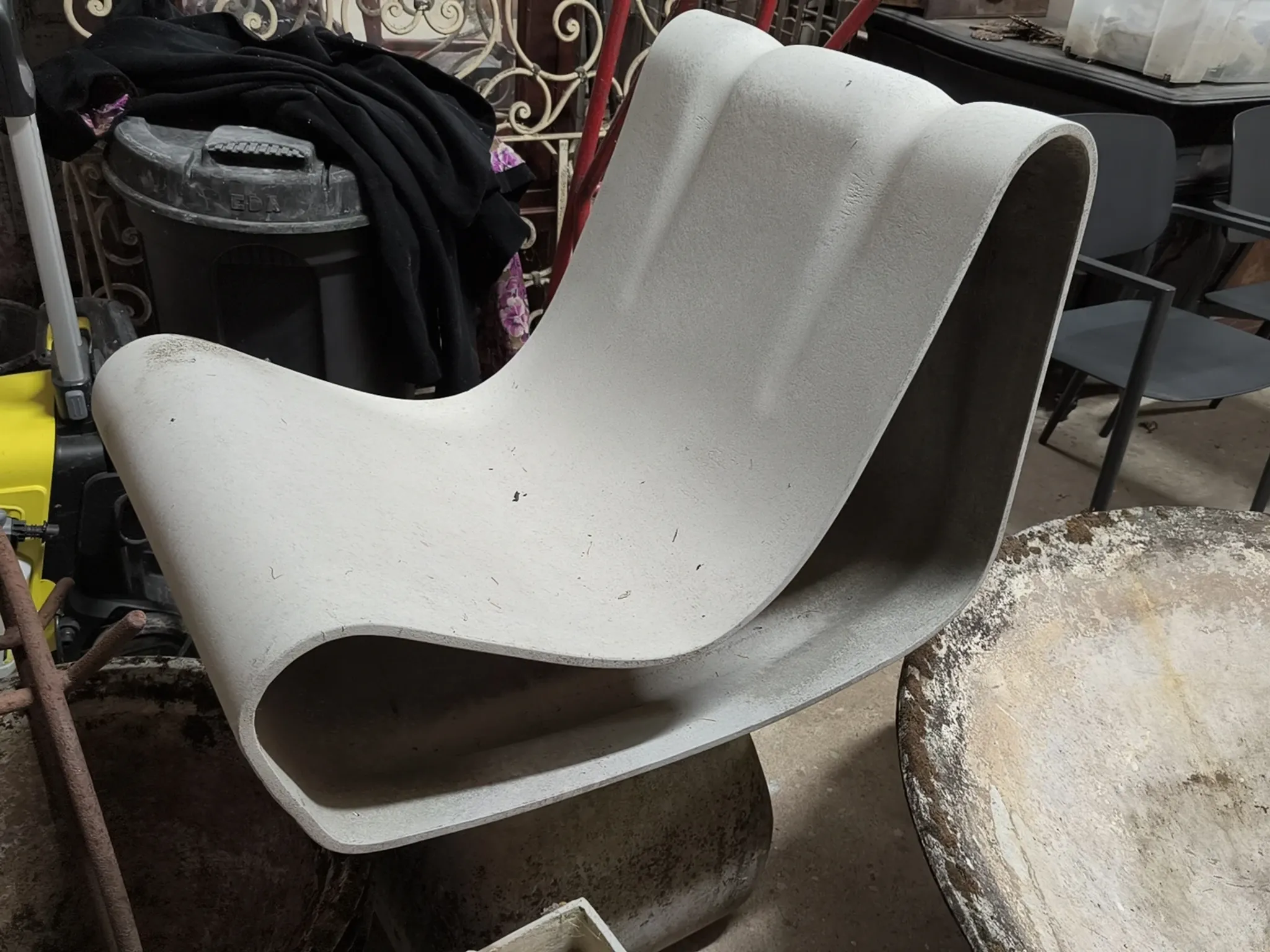 Loop chair by Willy Guhl