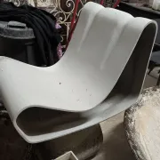 Loop chair by Willy Guhl