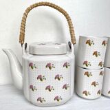 Vintage teapot and cups
