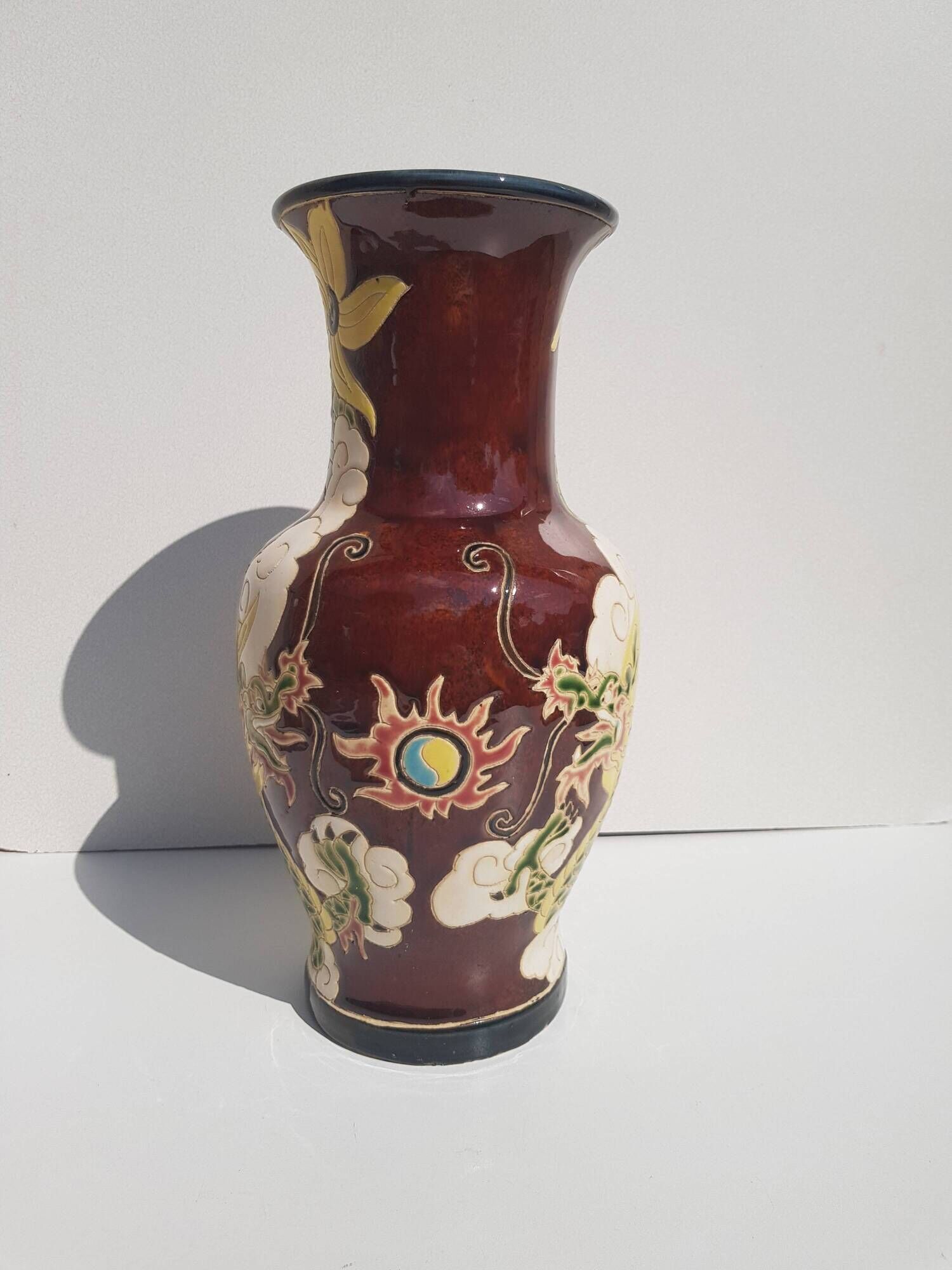 Ceramic vase decoration: 2 unwinged Dragons / Yin Yang Sun - Signed Pictogram (Signature on the ide