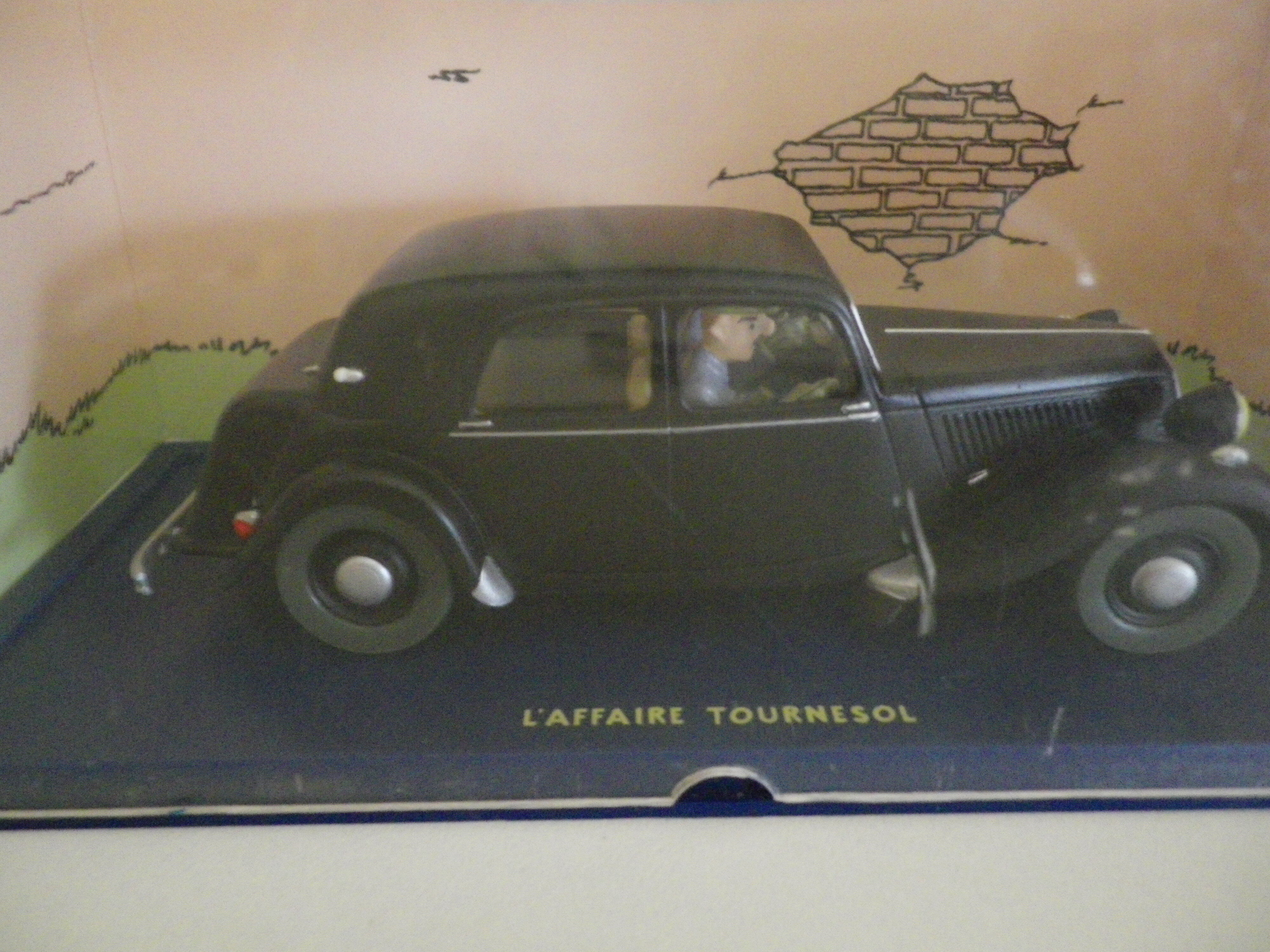 Lot of 5 Tintin collection cars, 1/43rd, original cases