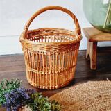 Wicker basket with compartments
