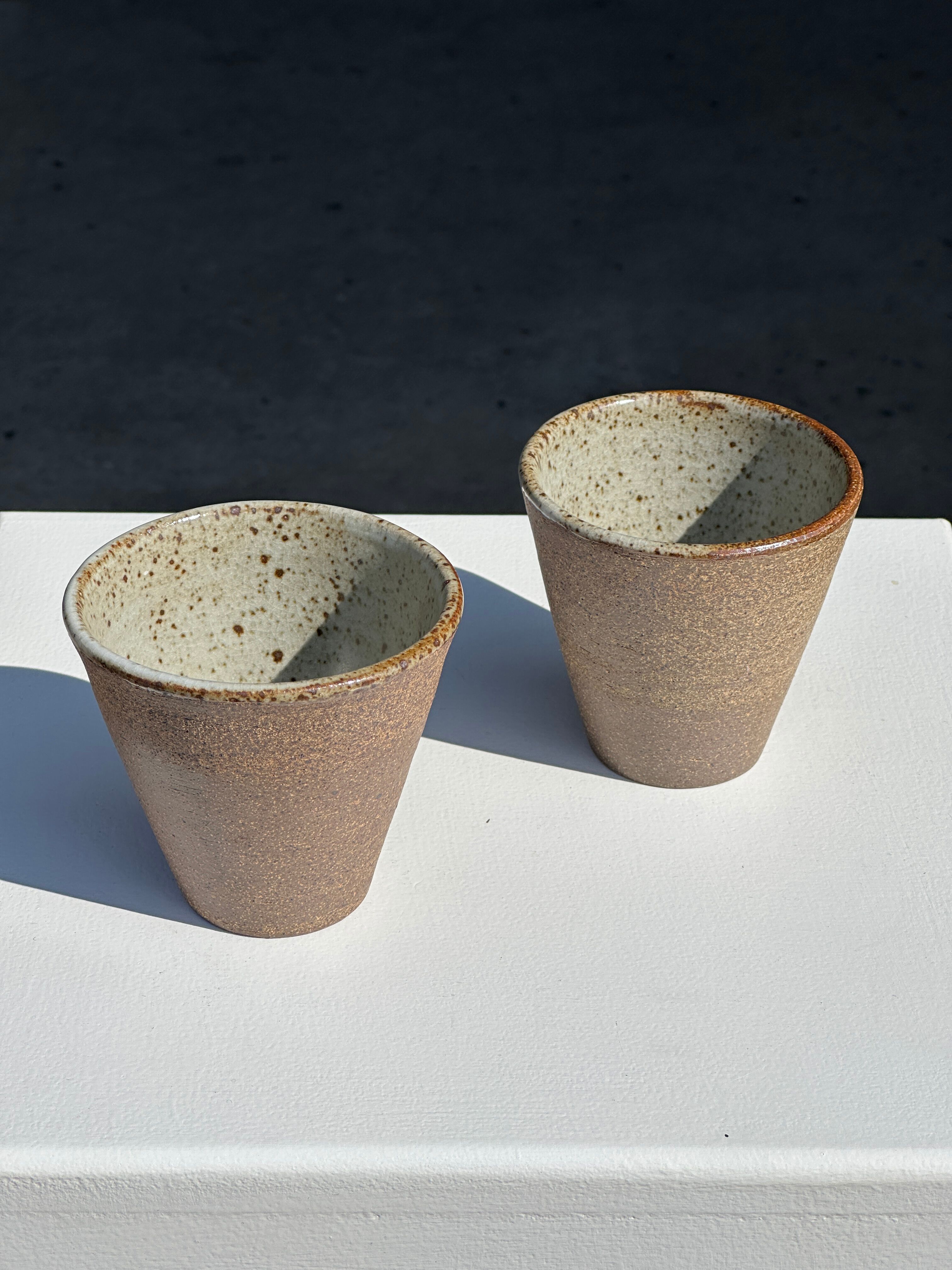 Lot de 2 tasses en céramique indonésienne (mat brun)
