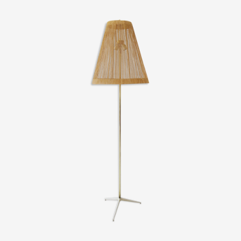 Floor lamp with sisal lampshade and claw foot