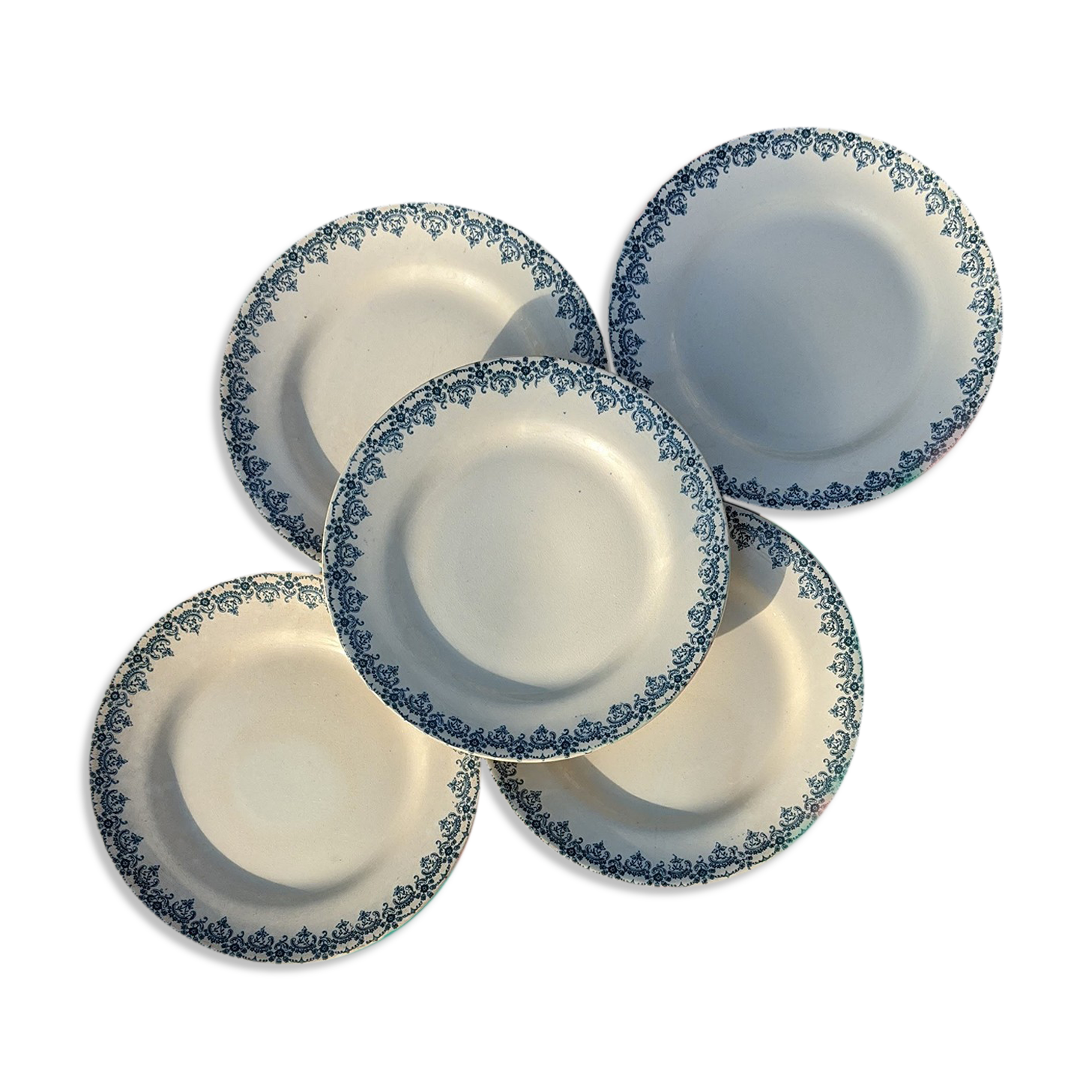 Flat plates in faience Land of Fer Choisy Le Roi, year 50, dark blue décor