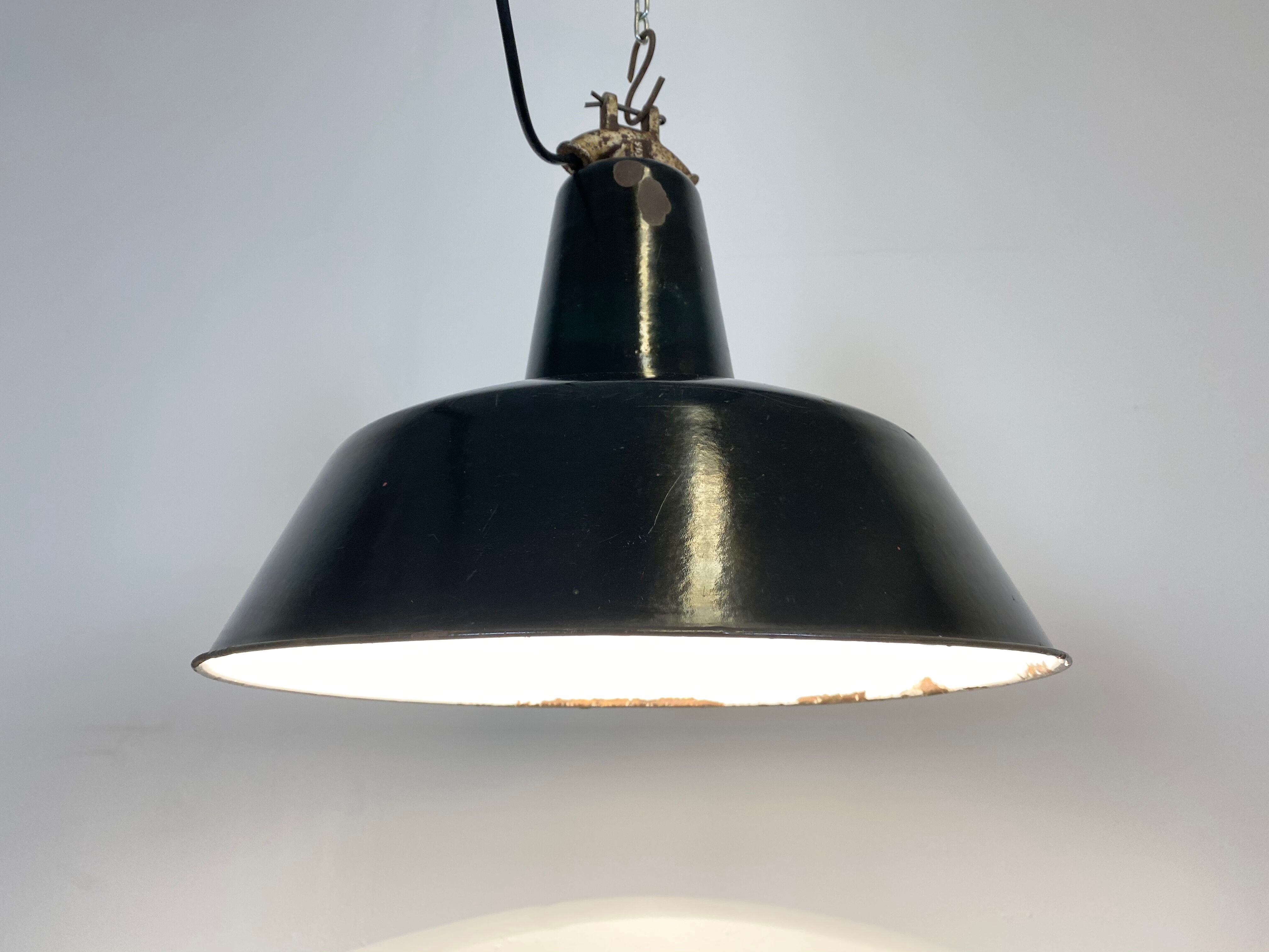 Black enamel industrial factory pendant lamp, 1930s