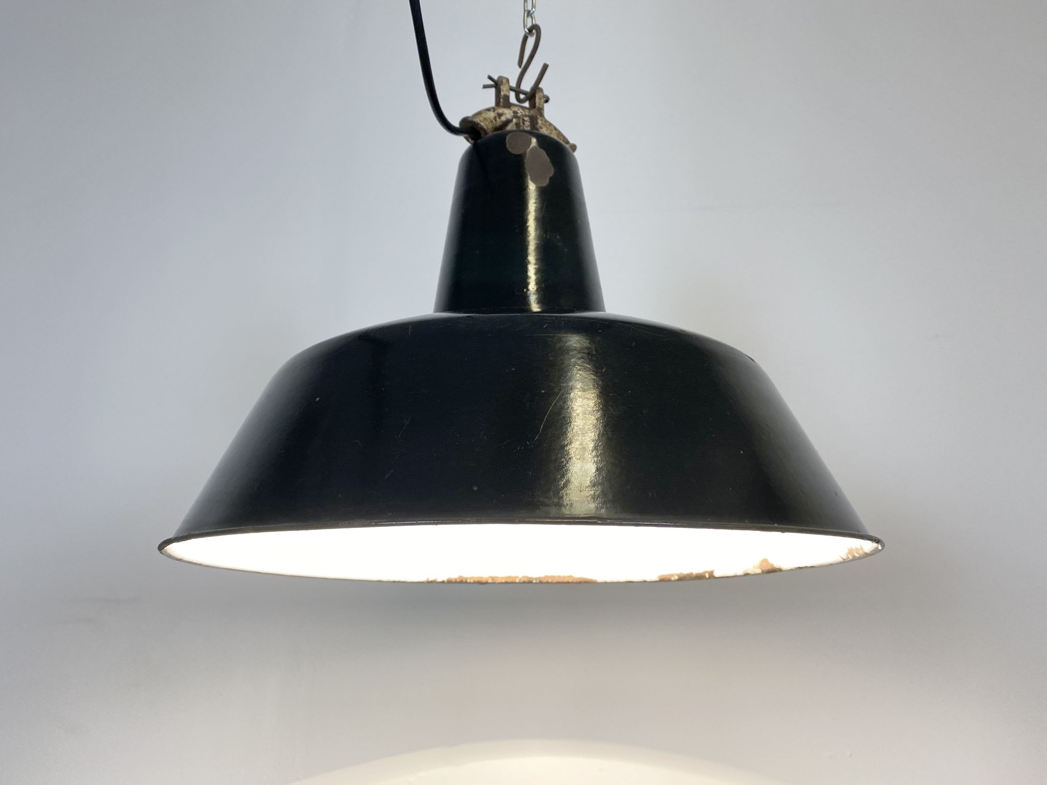 Black enamel industrial factory pendant lamp, 1930s