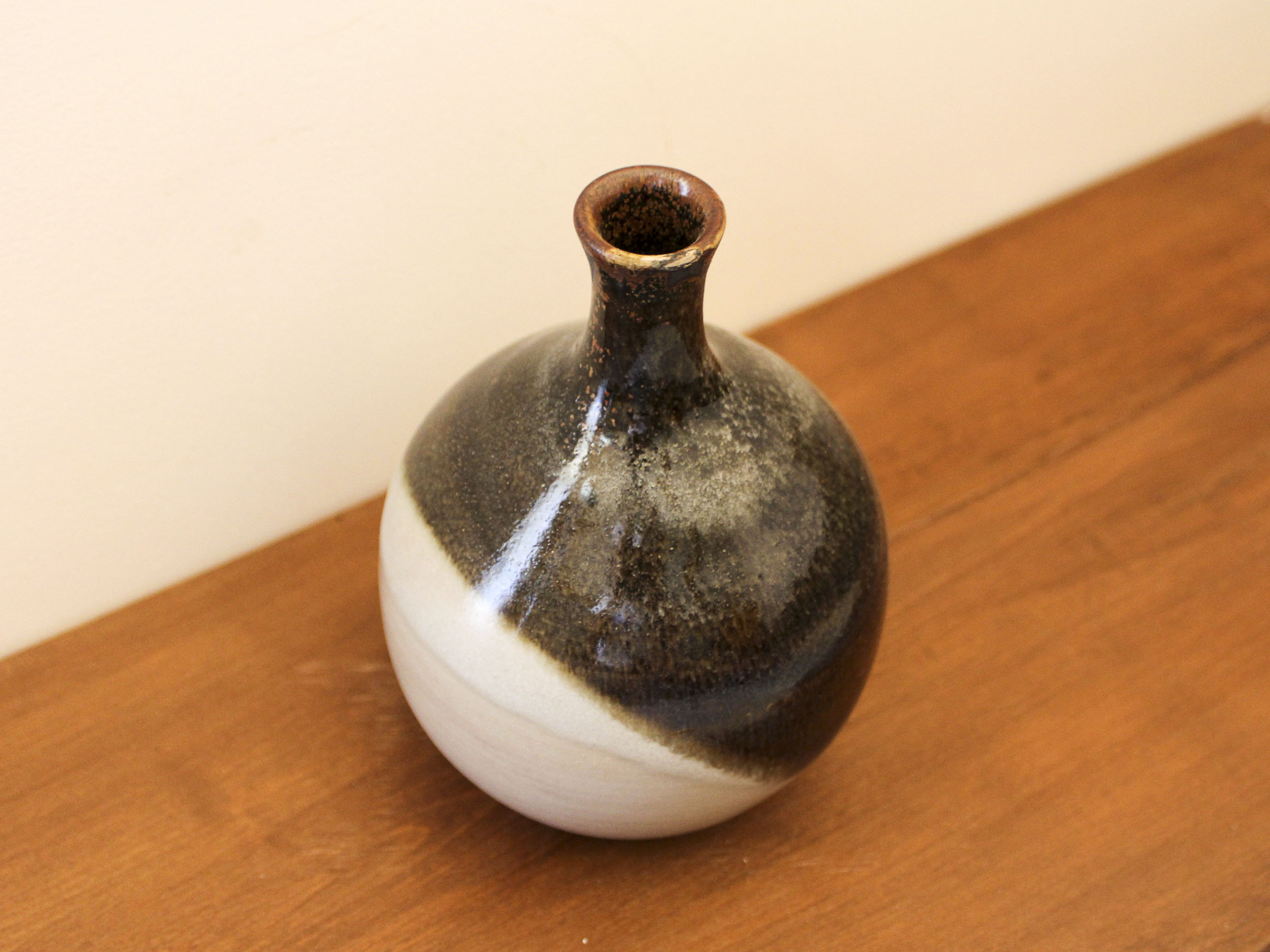 Vase boule en céramique émaillé Gilbert Duprey