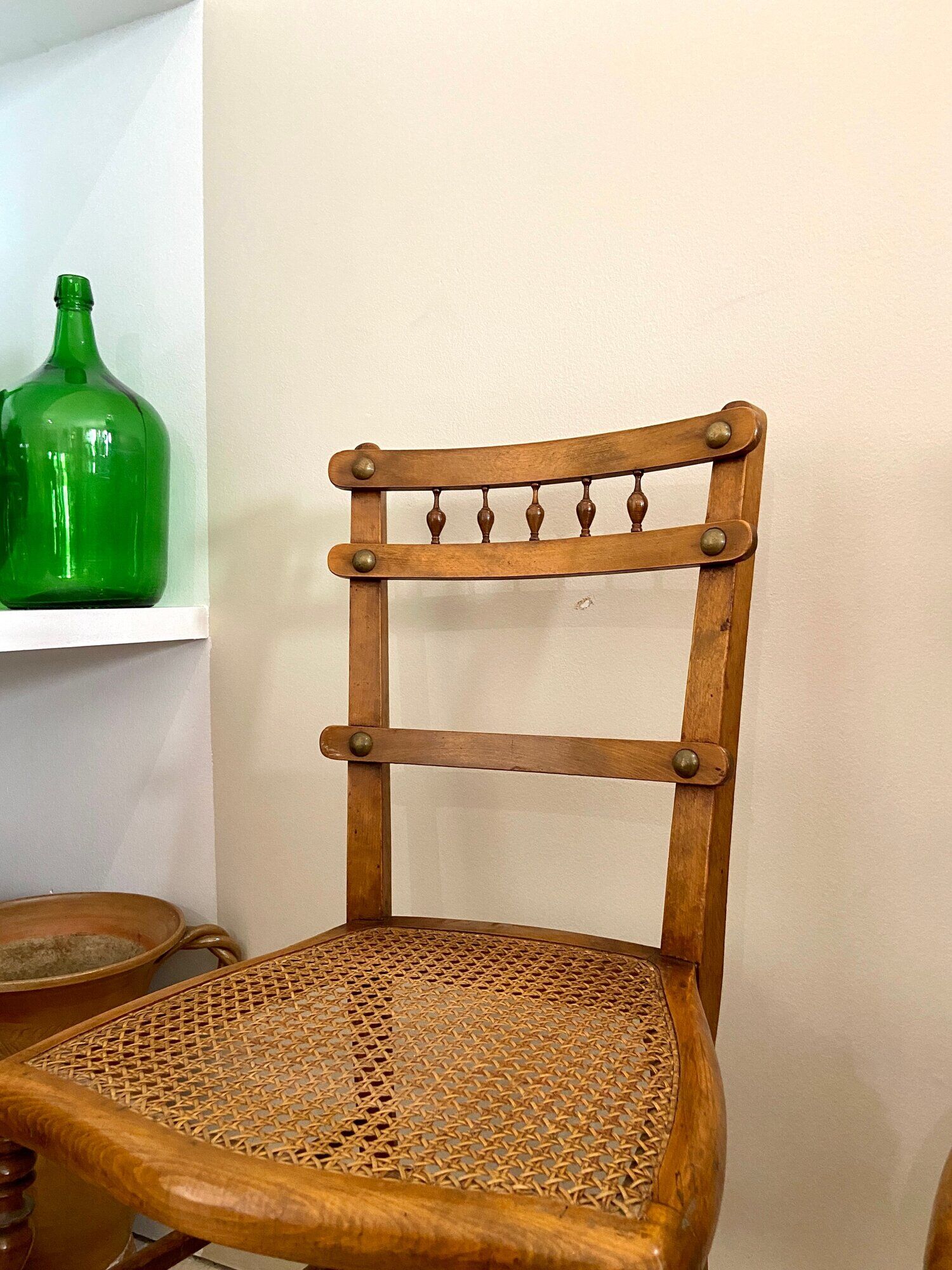 4 chaises en bois et cannage