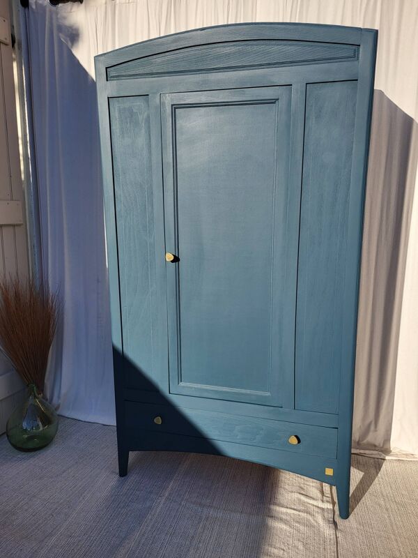 Armoire Parisienne d'hôtel