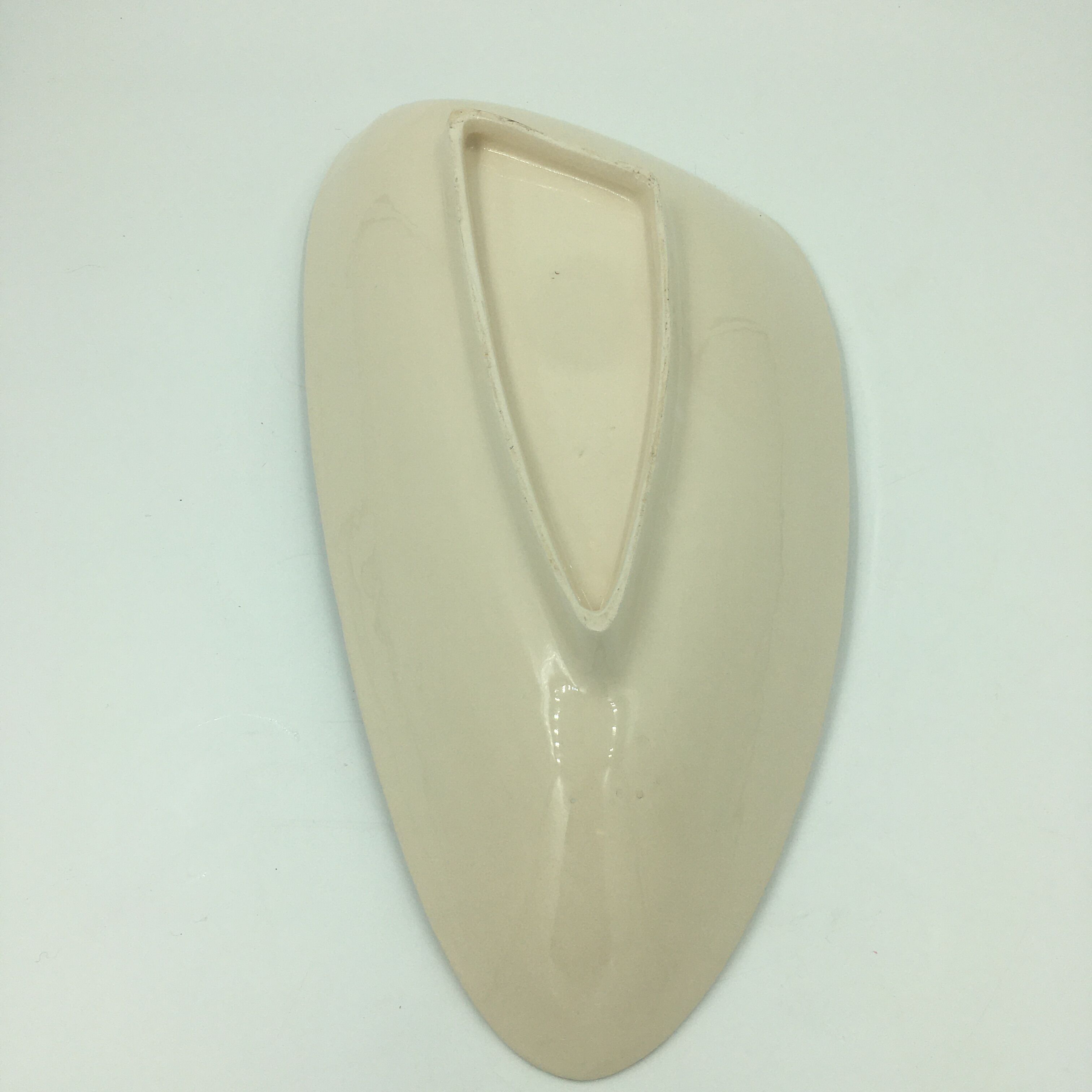 Triangular ceramic fruit basket