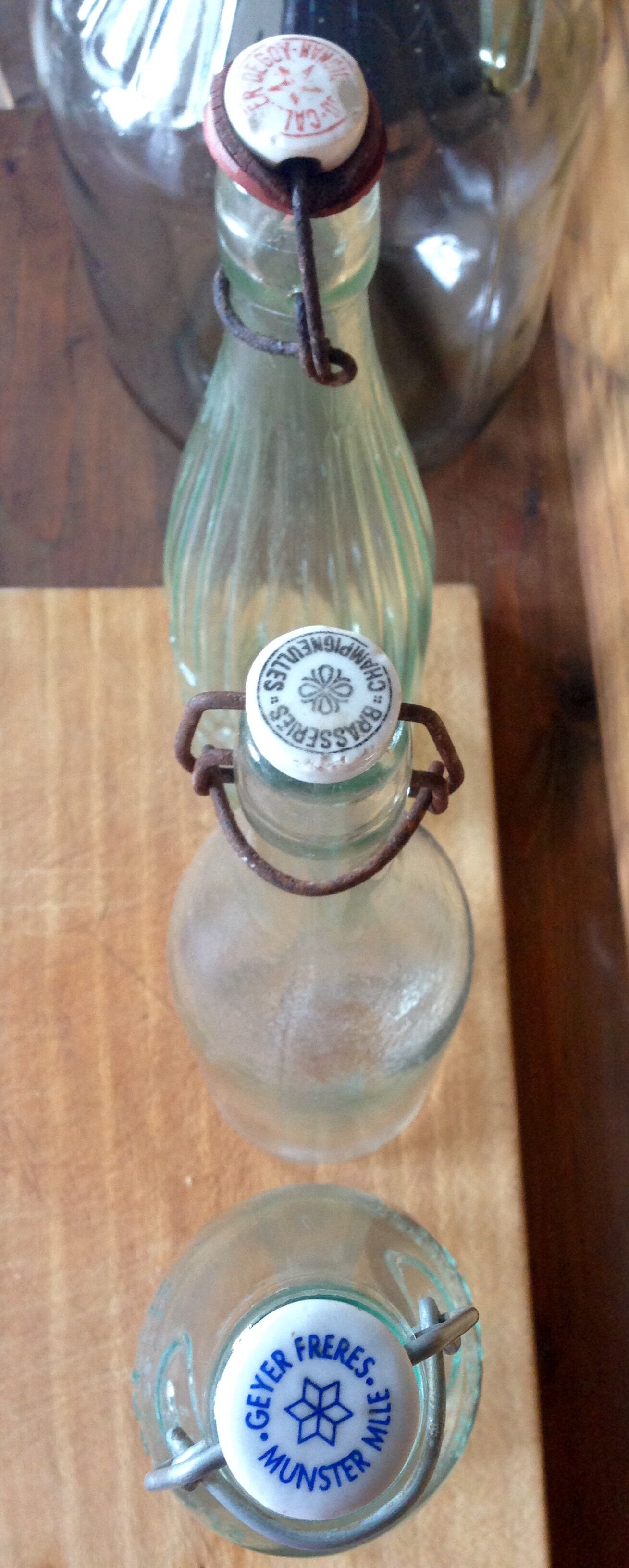 Bottles old porcelain cap