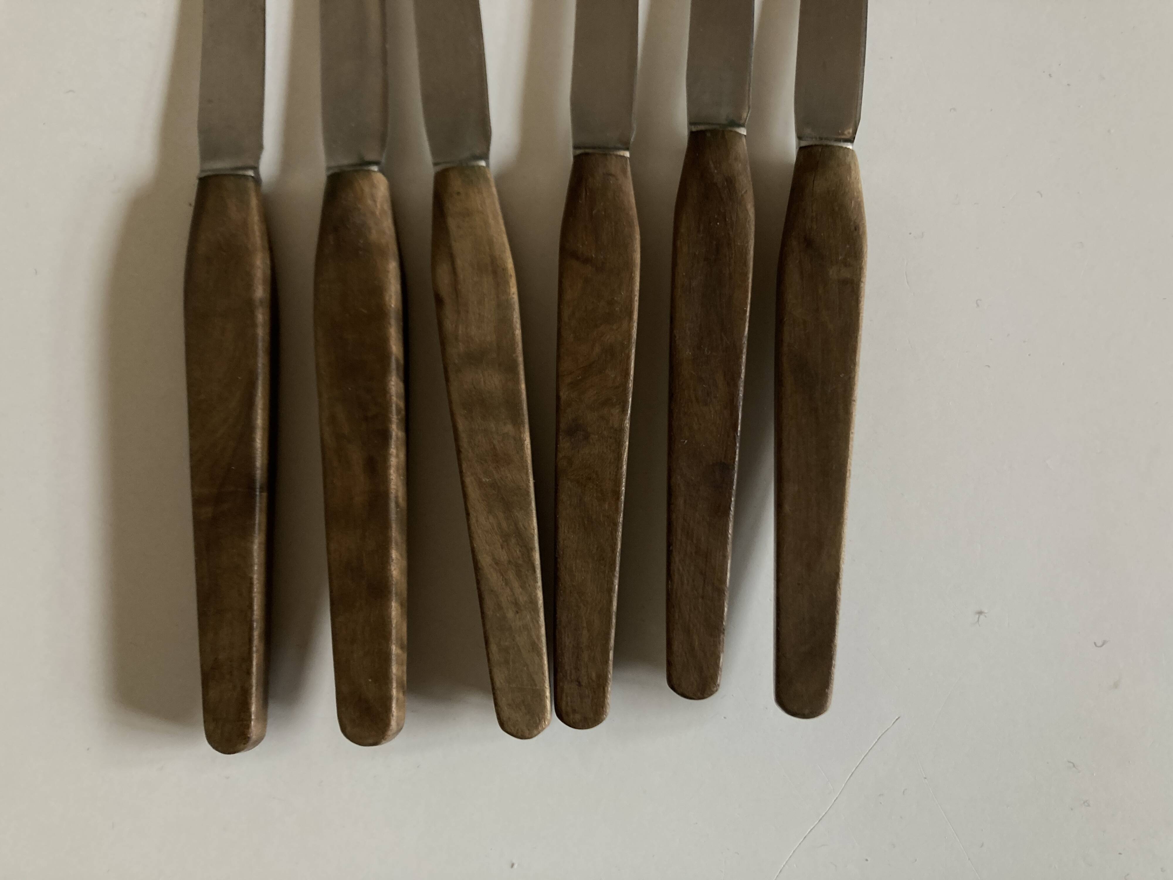 Set of 6 Scandinavian table knives, stainless steel blade, teak handle.