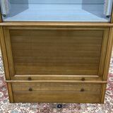Vitrine en noyer et chêne de la marque MD, fabrication des années 1960