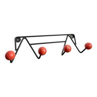 Wall coat rack with vintage red balls