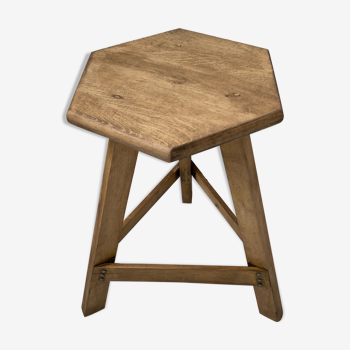 Tabouret tripode en chêne